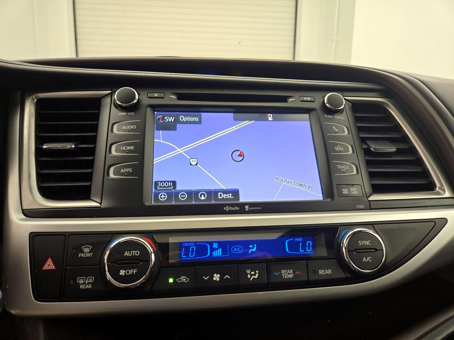 Thumbnail: 2014 Toyota Highlander - 14