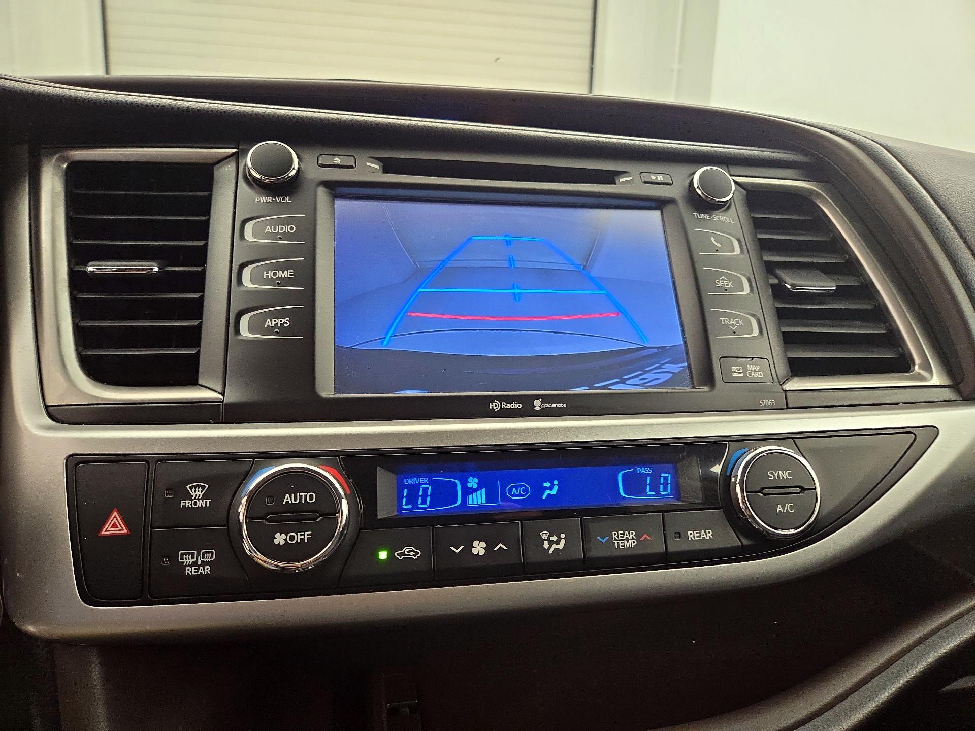 Thumbnail: 2014 Toyota Highlander - 15