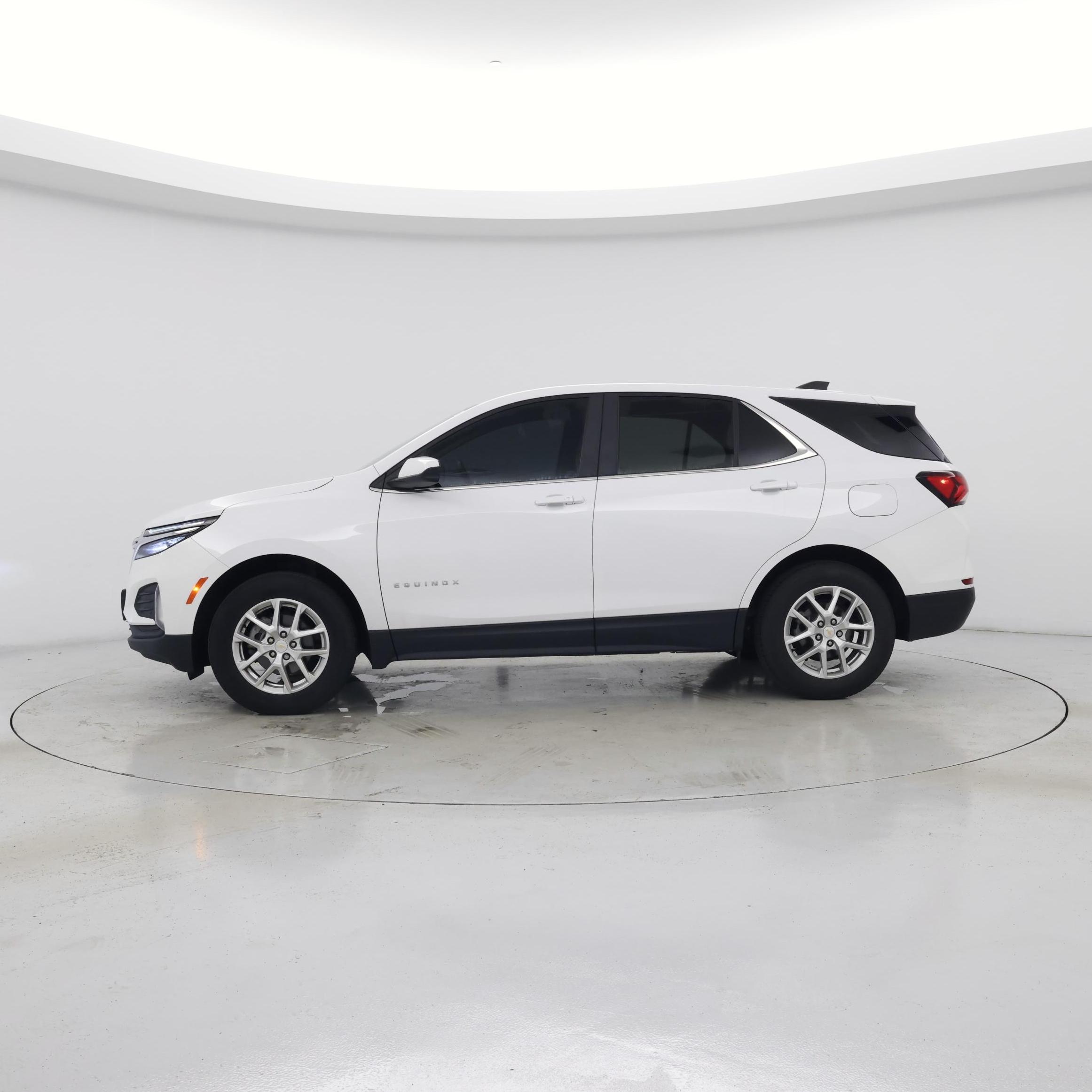 Thumbnail: 2022 Chevrolet Equinox - 3