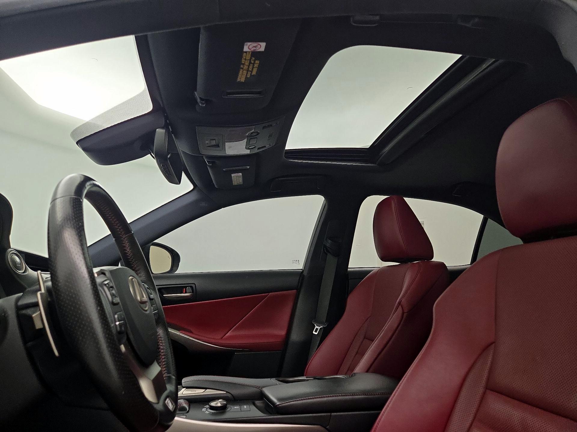 Thumbnail: 2018 Lexus IS - 20