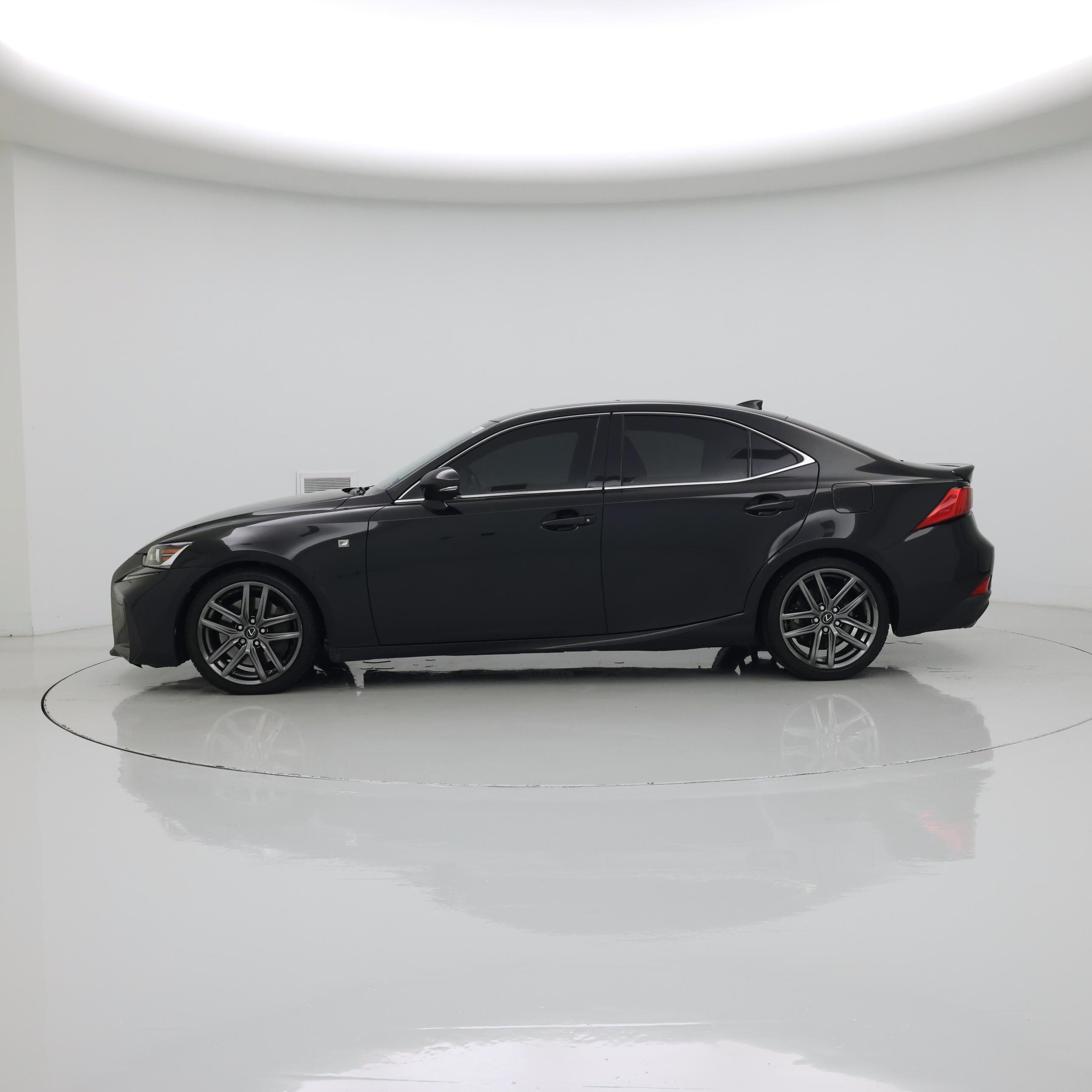 Thumbnail: 2018 Lexus IS - 3