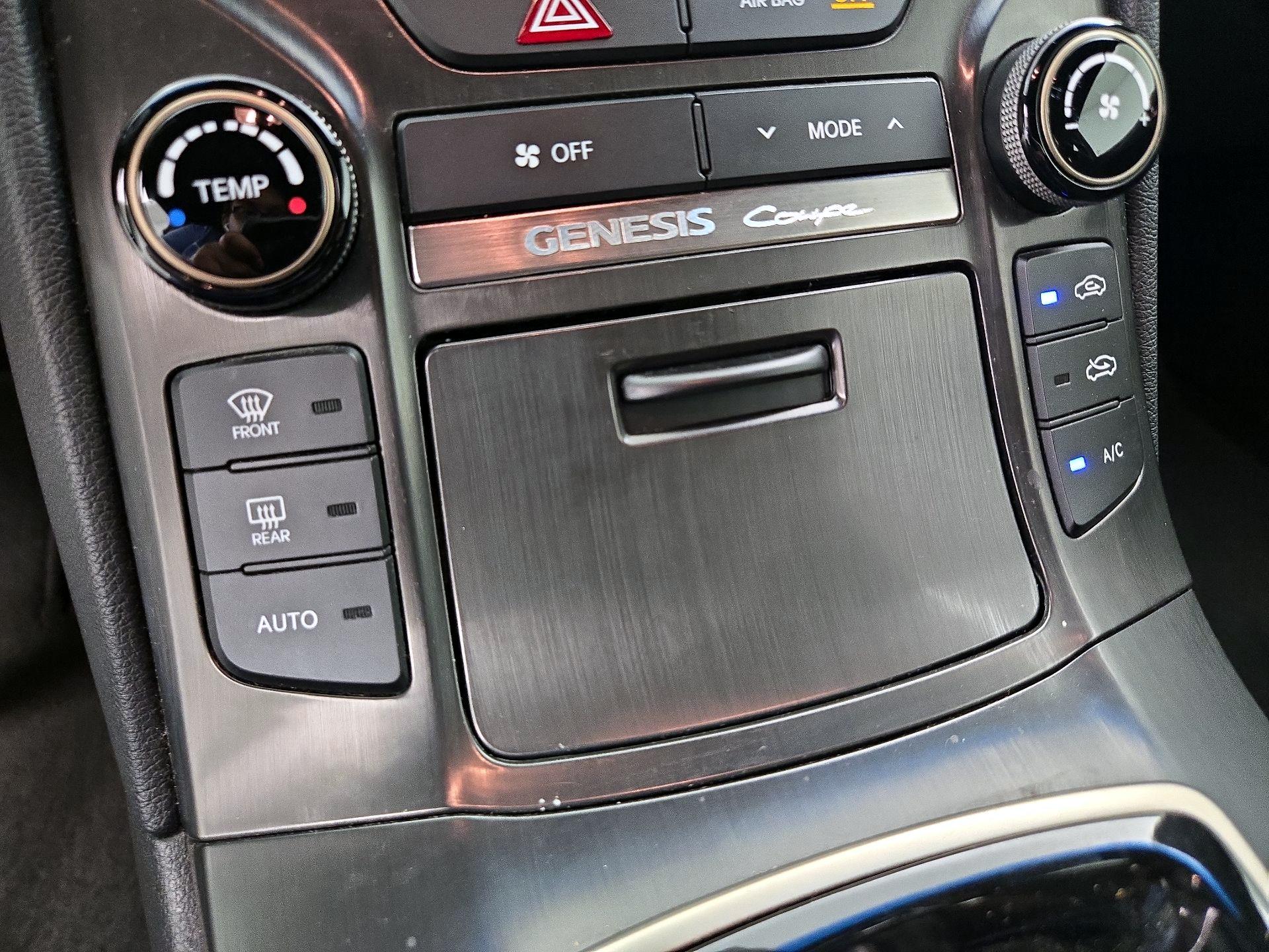 Thumbnail: 2014 Hyundai Genesis - 15