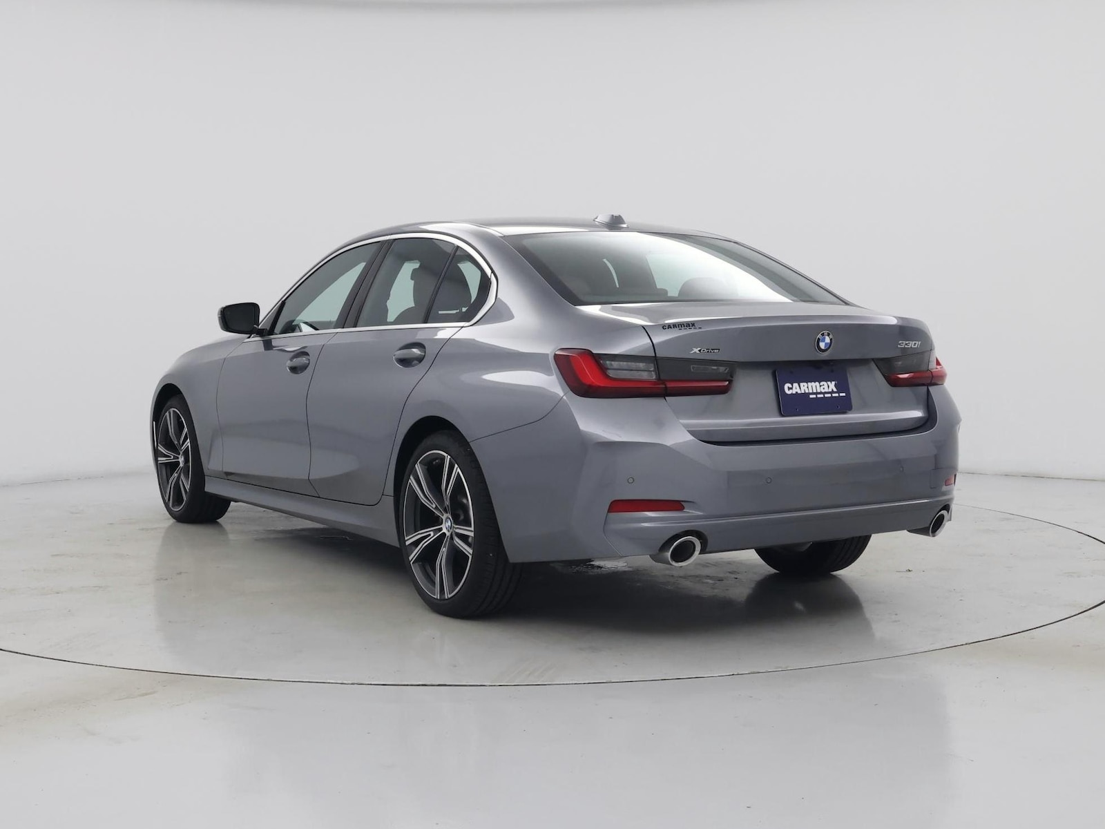 2024 BMW 3 Series 330i - Photo 3