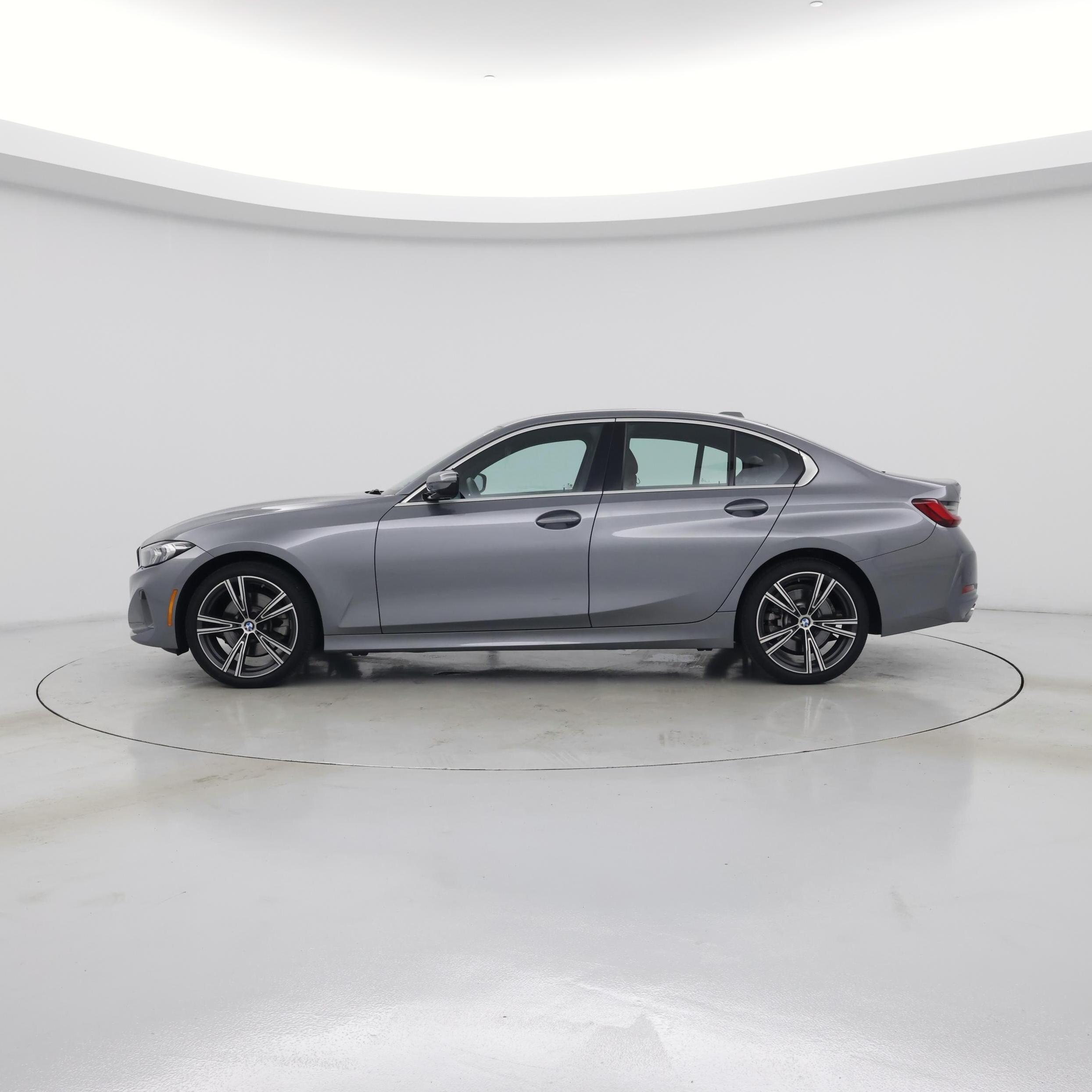 Thumbnail: 2024 BMW 3 Series - 3
