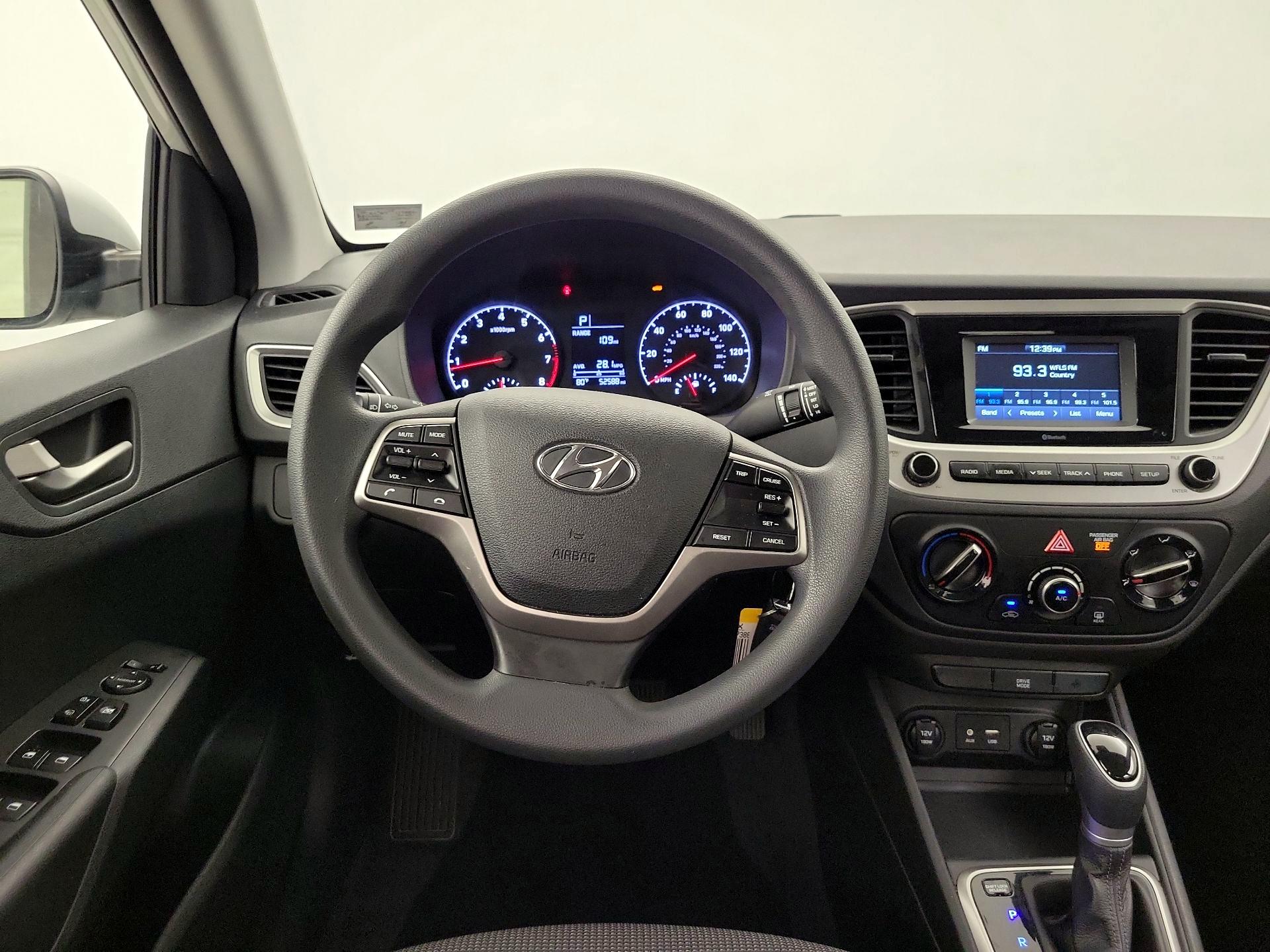 Thumbnail: 2022 Hyundai Accent - 10