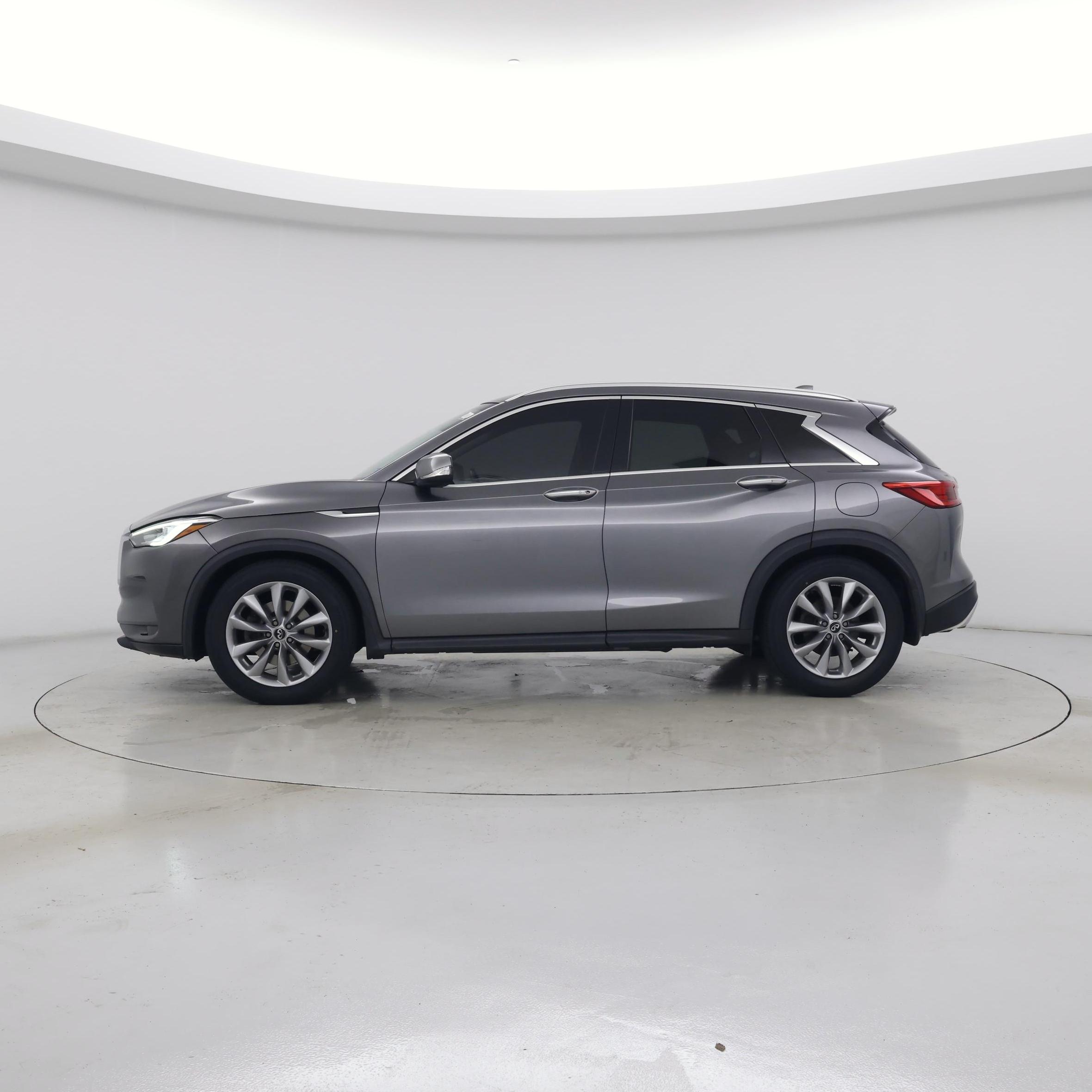 Thumbnail: 2019 INFINITI QX50 - 3