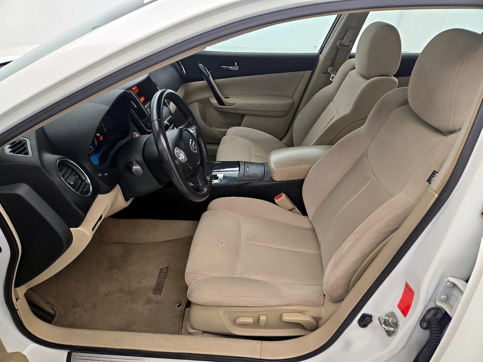 Power Seat(s) & Side Airbags