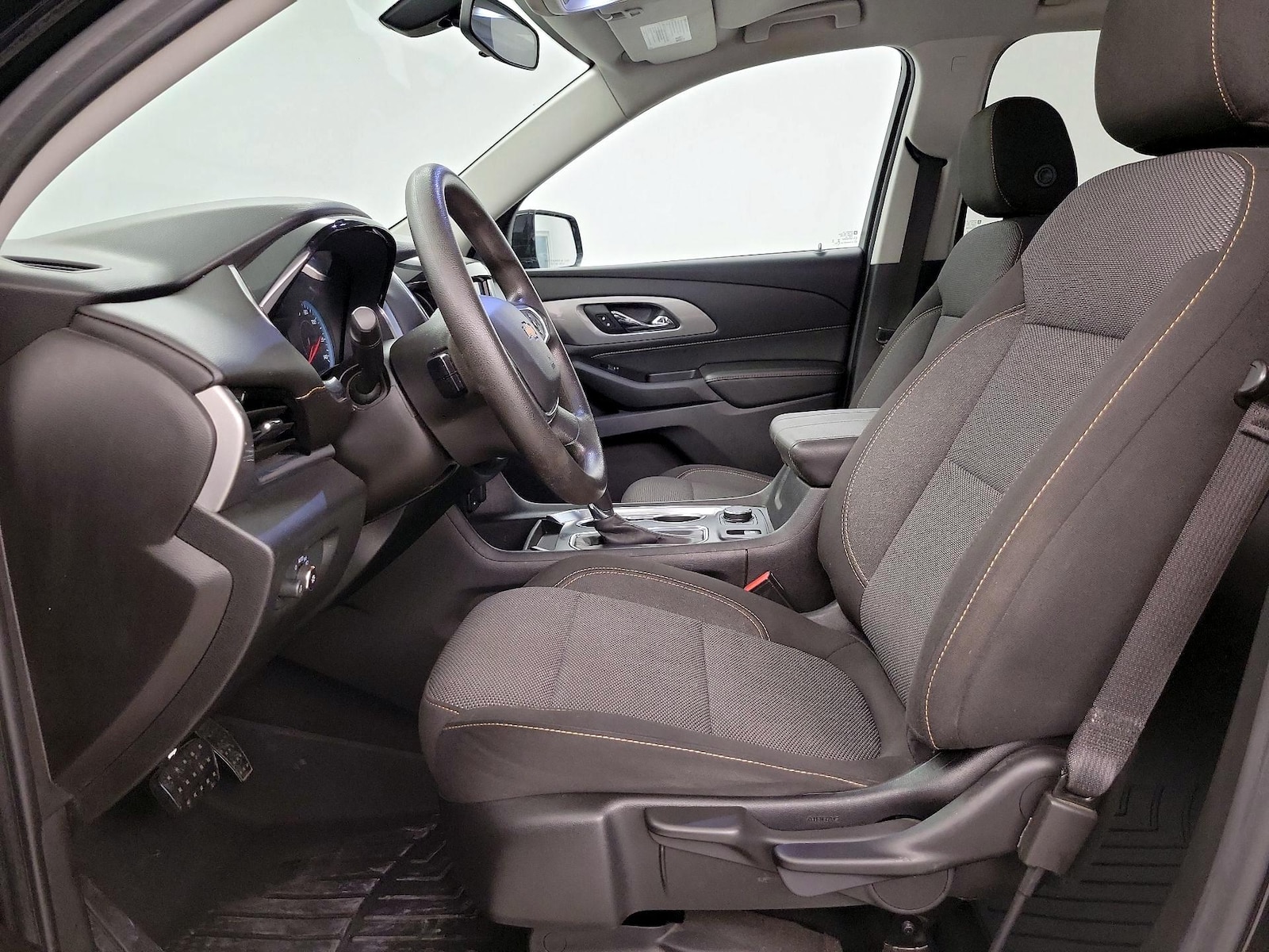 2020 Chevrolet Traverse LS - Photo 12