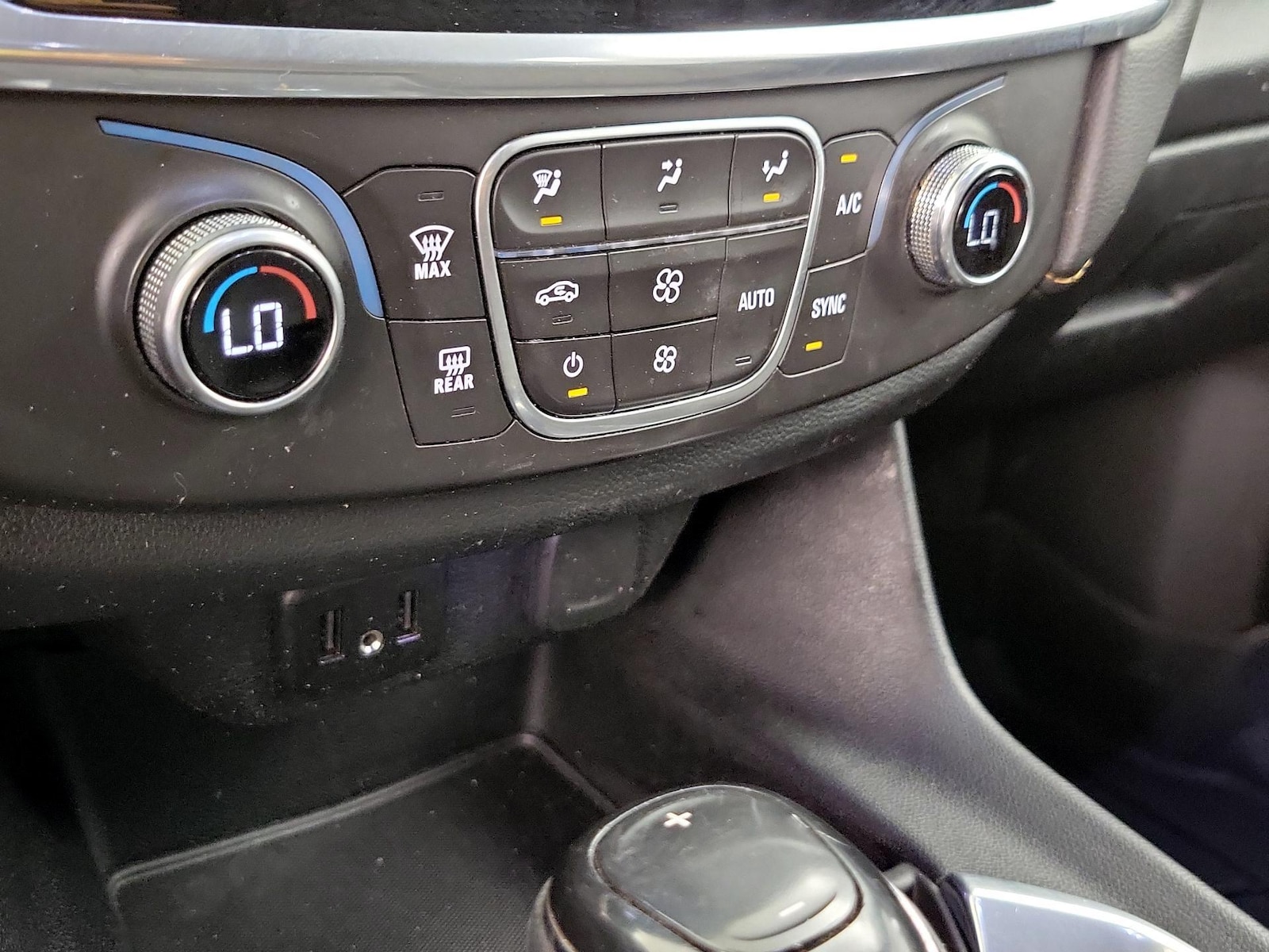 2020 Chevrolet Traverse LS - Photo 17