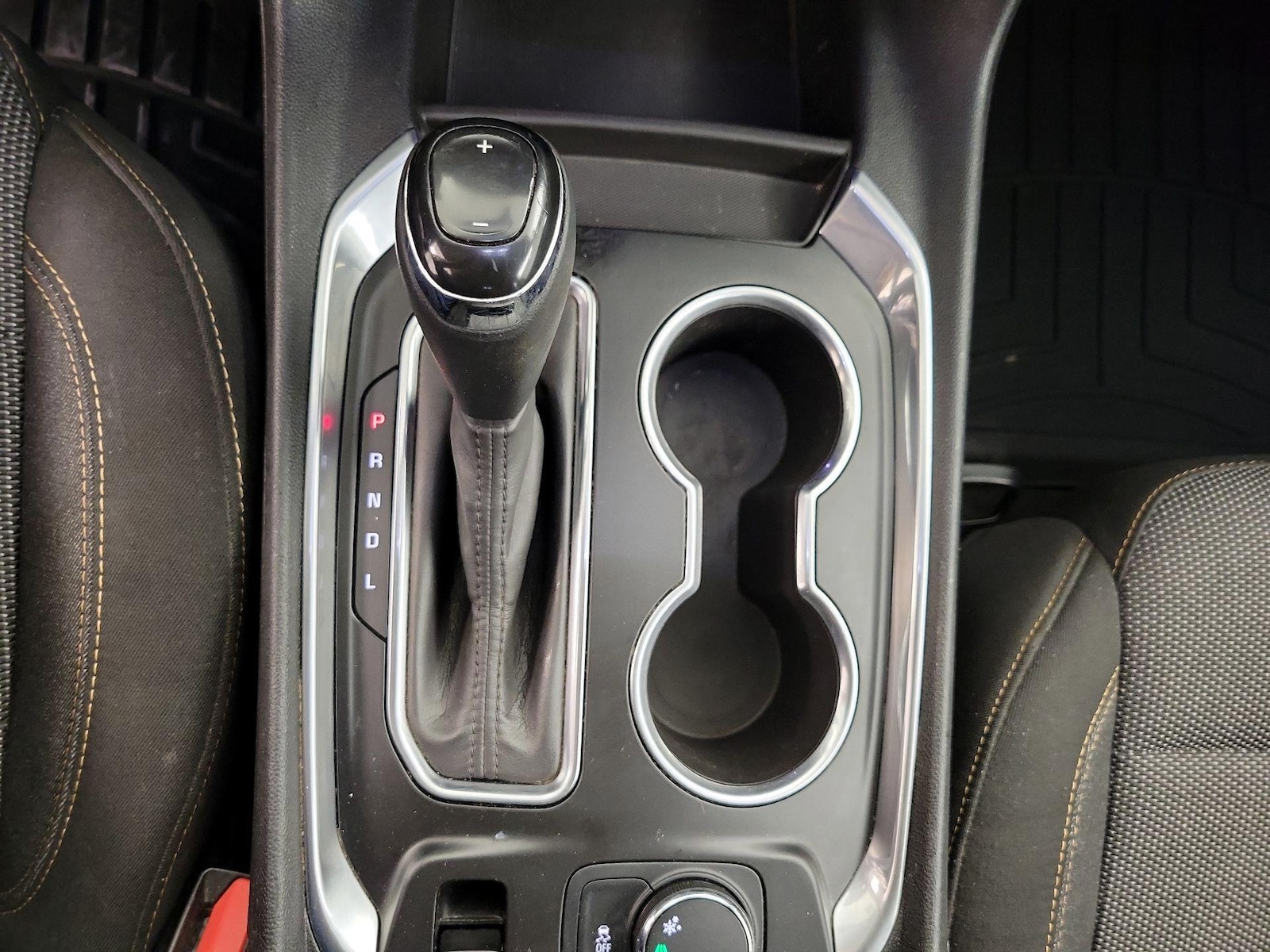 2020 Chevrolet Traverse LS - Photo 18