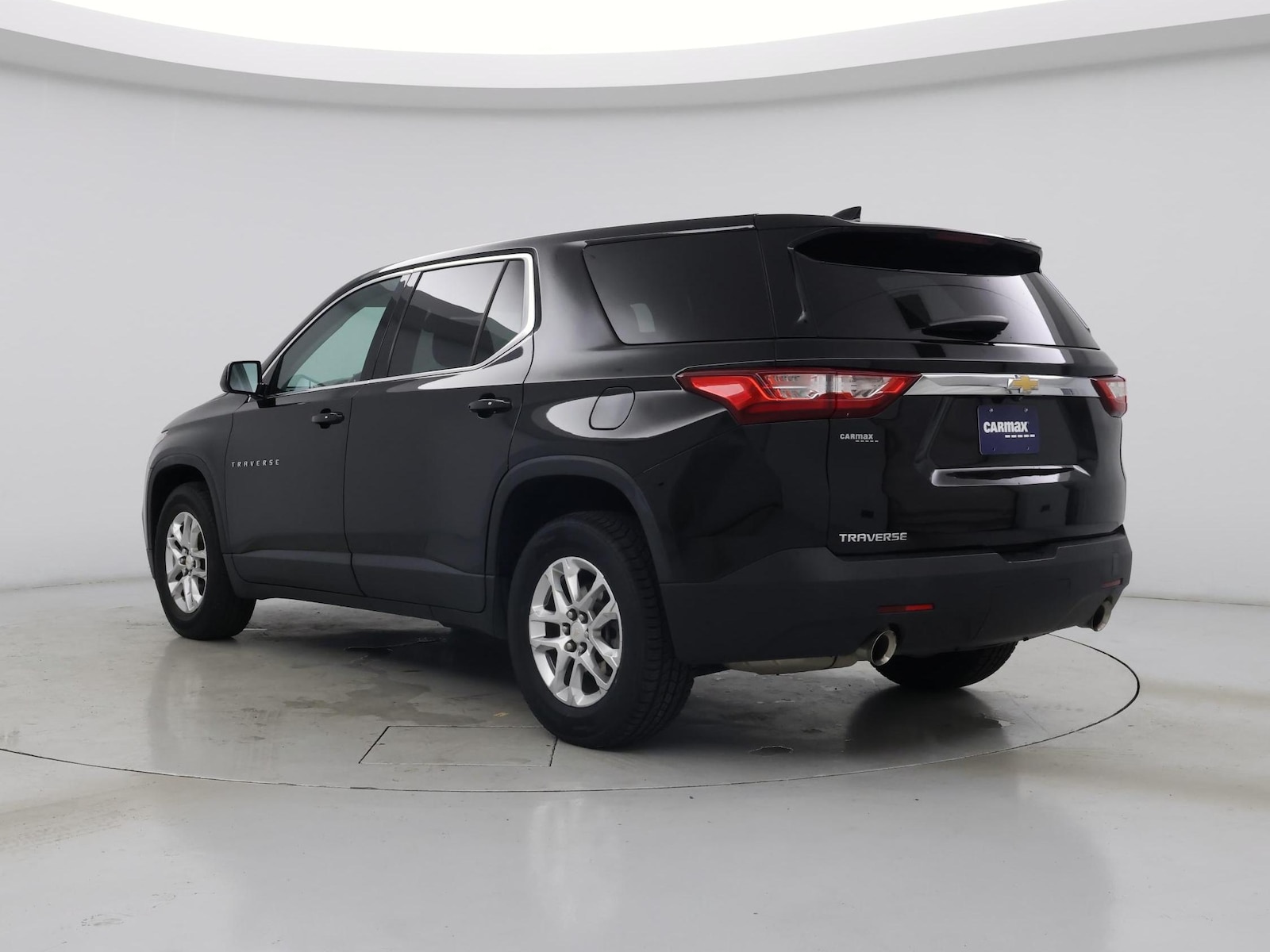 2020 Chevrolet Traverse LS - Photo 3