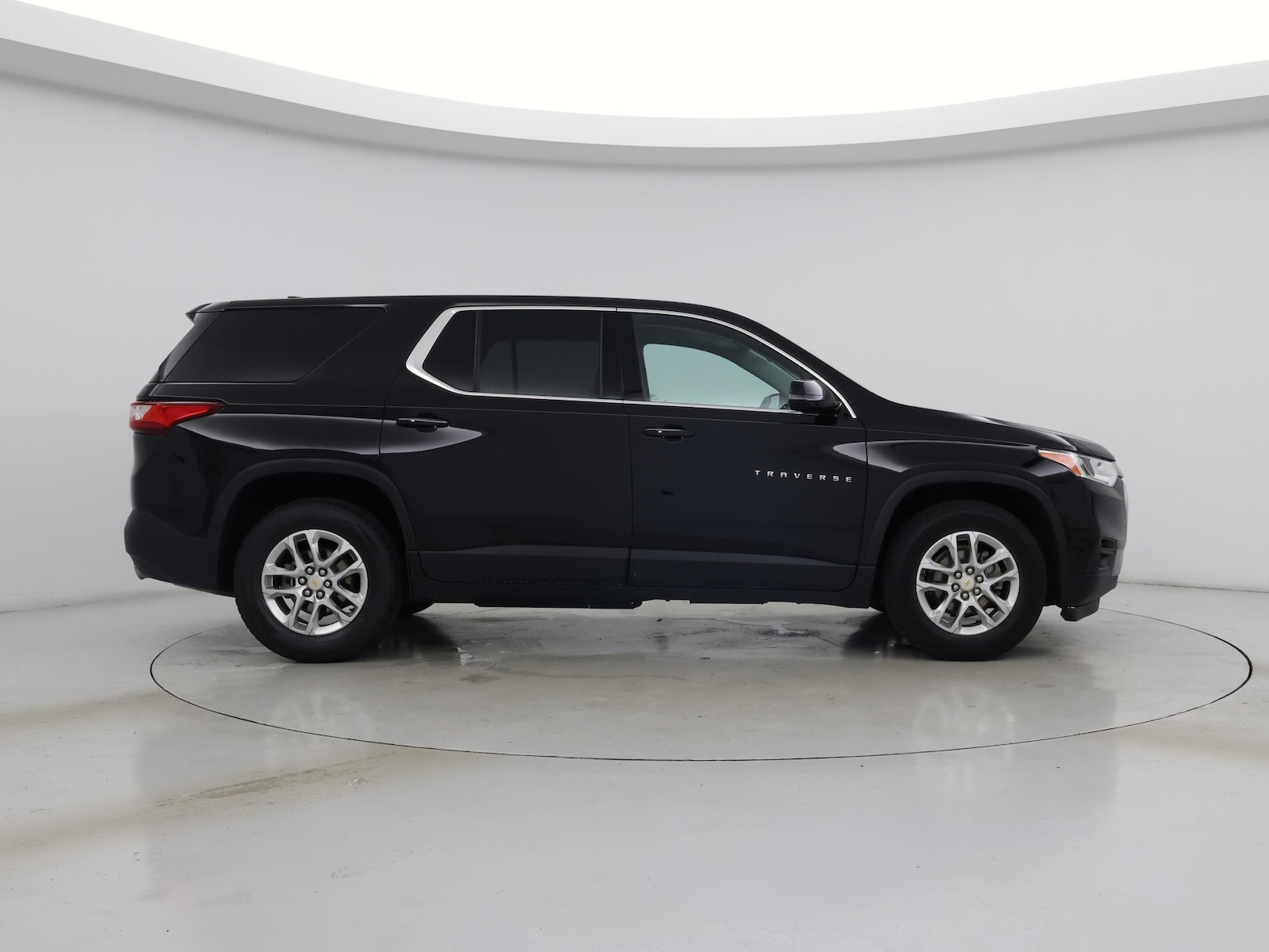 2020 Chevrolet Traverse LS - Photo 8