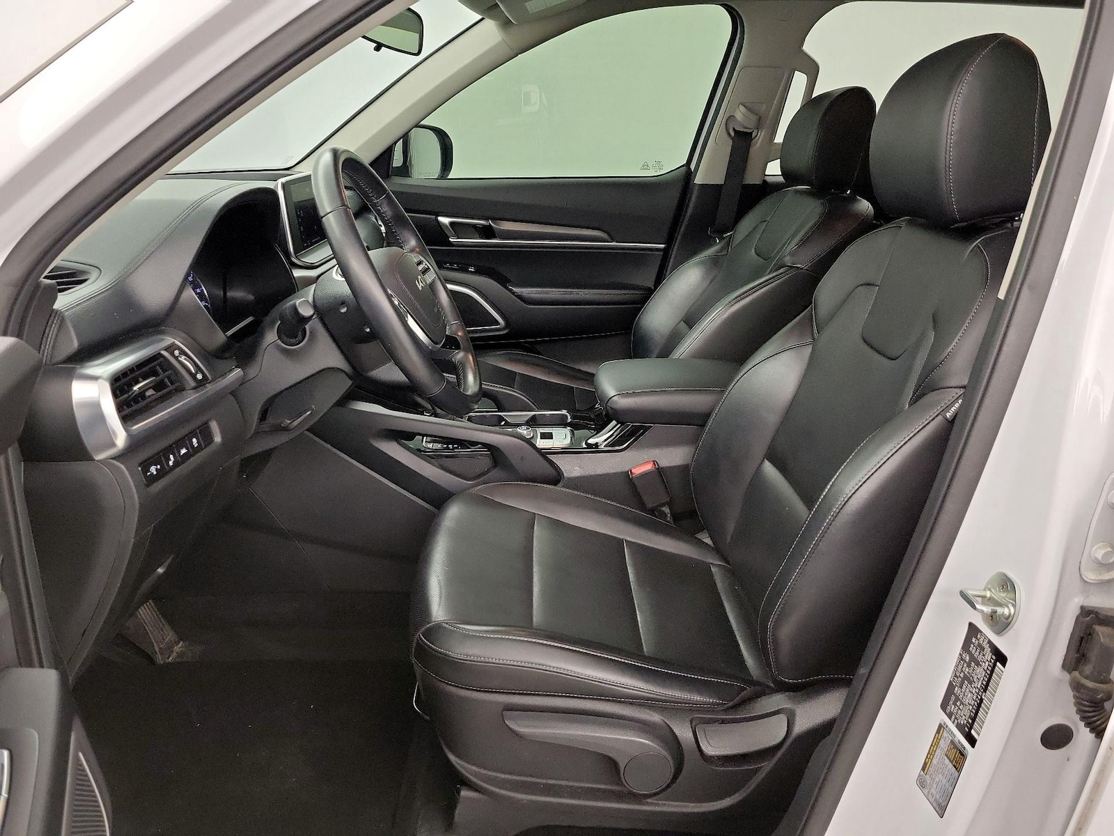 Side Airbags & Leatherette Seats