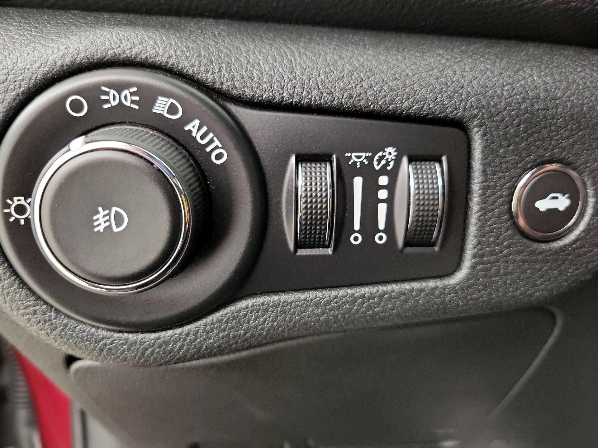 Thumbnail: 2015 Chrysler 200 - 13