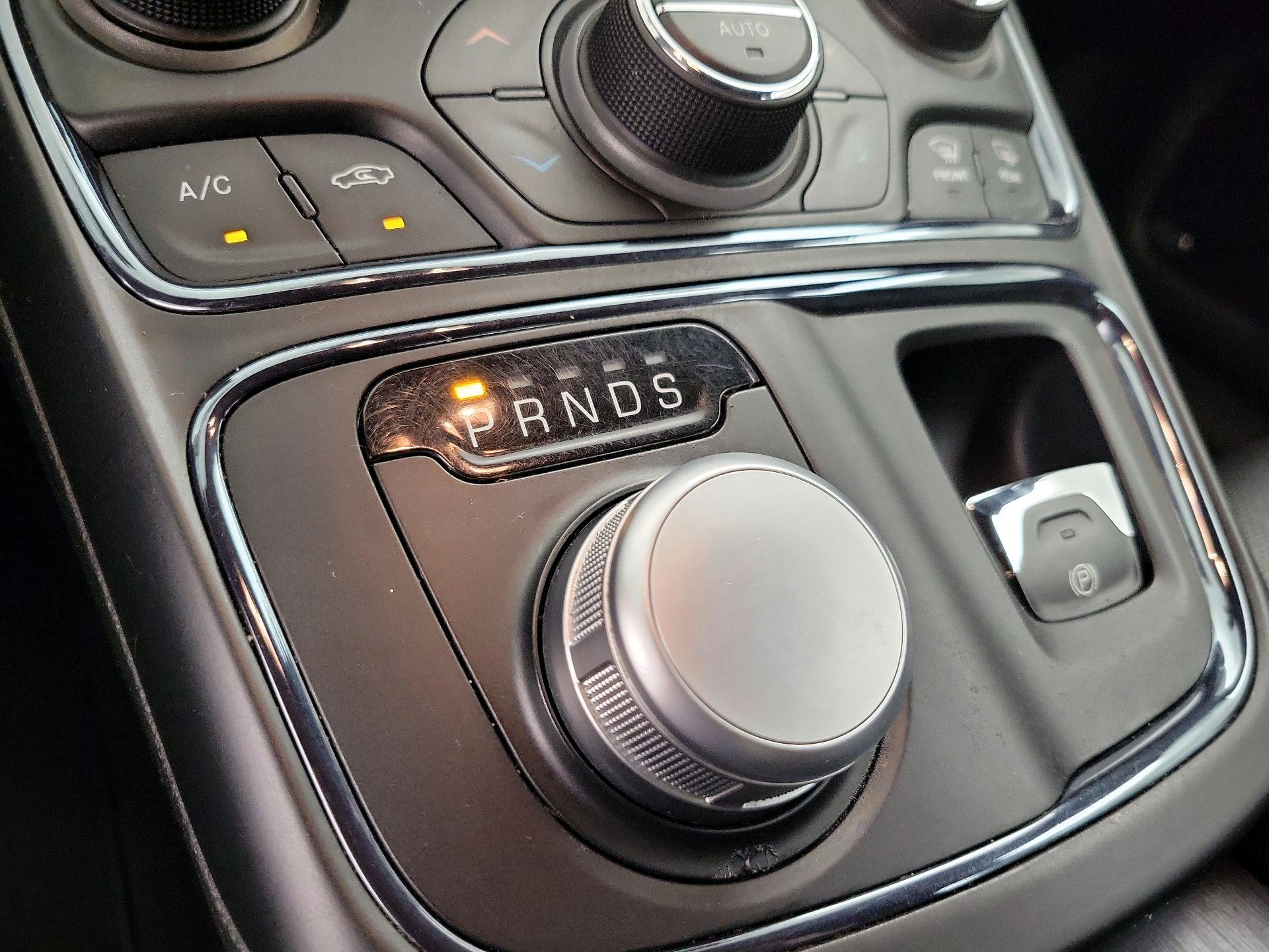 Thumbnail: 2015 Chrysler 200 - 18