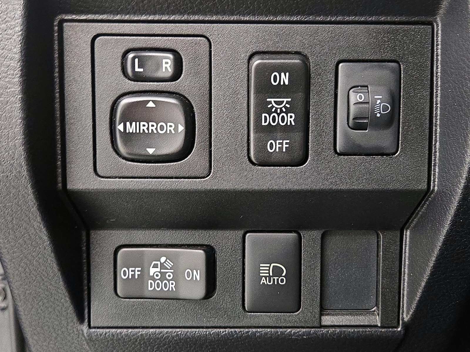 2021 Toyota Tundra SR5 - Photo 14