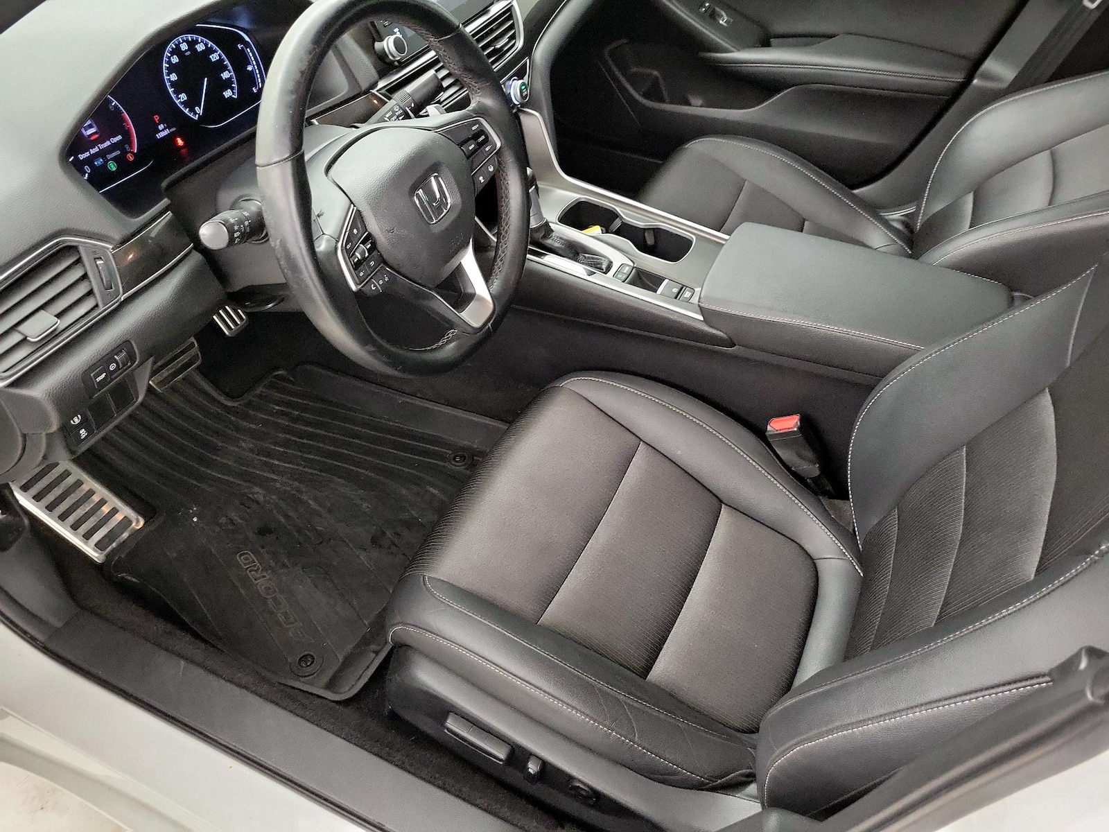 Power Seat(s) & Side Airbags