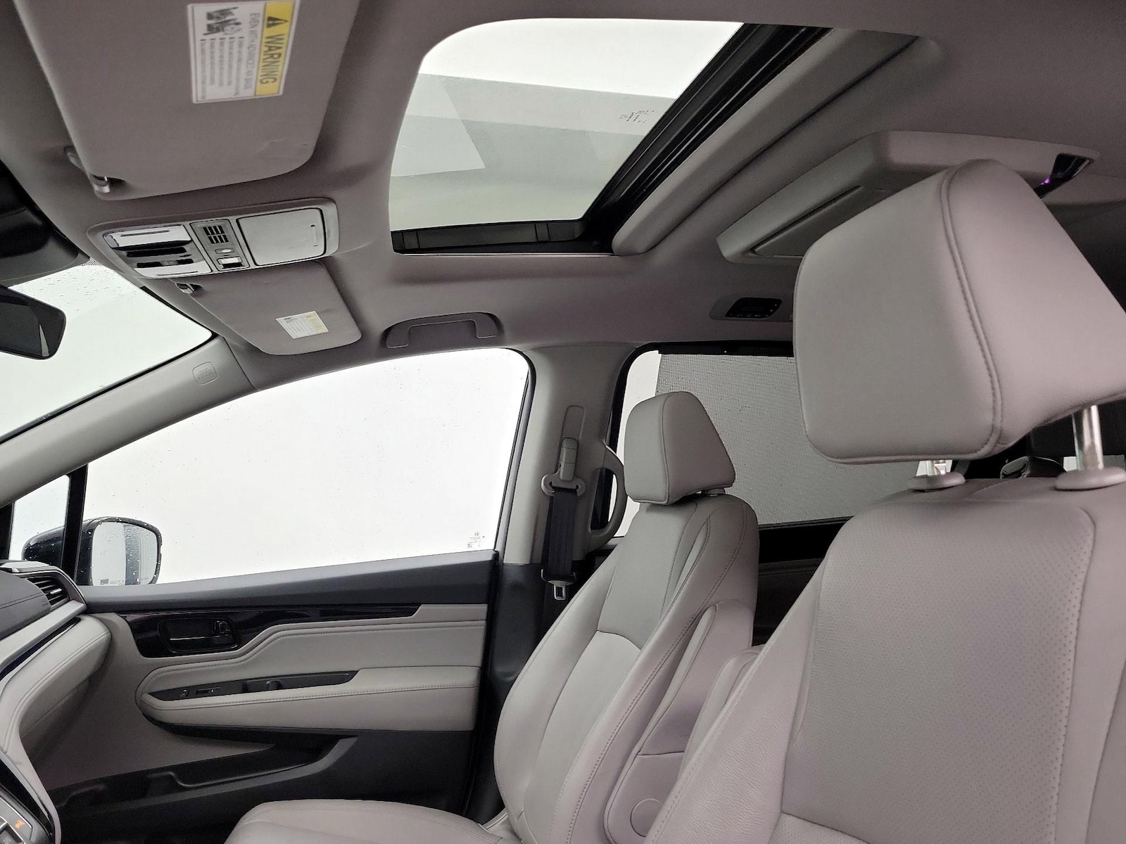 Sunroof(s) & Overhead Airbags