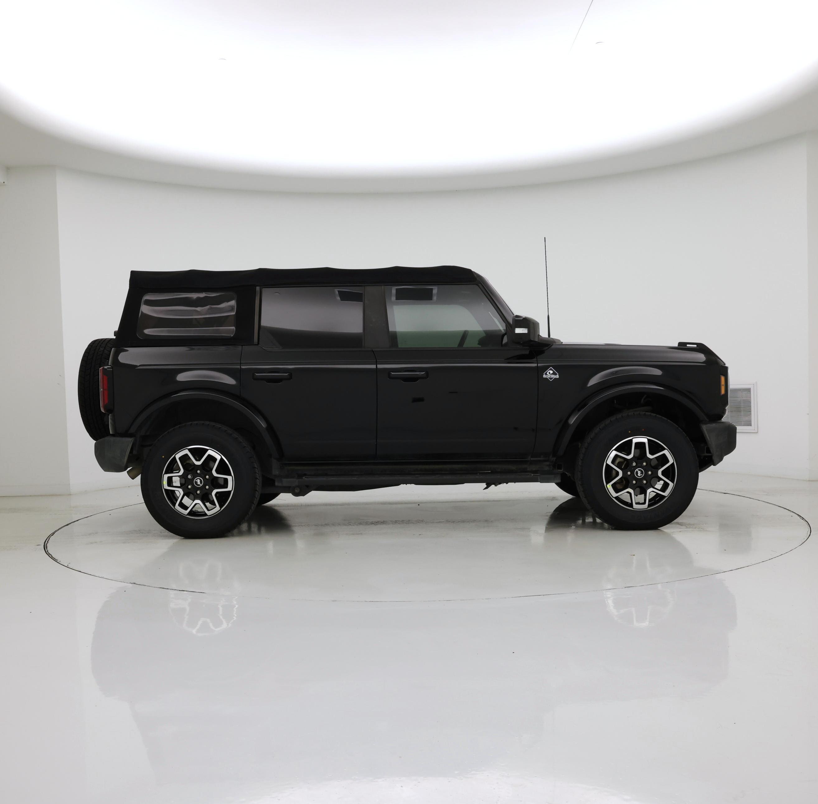 Thumbnail: 2021 Ford Bronco - 7