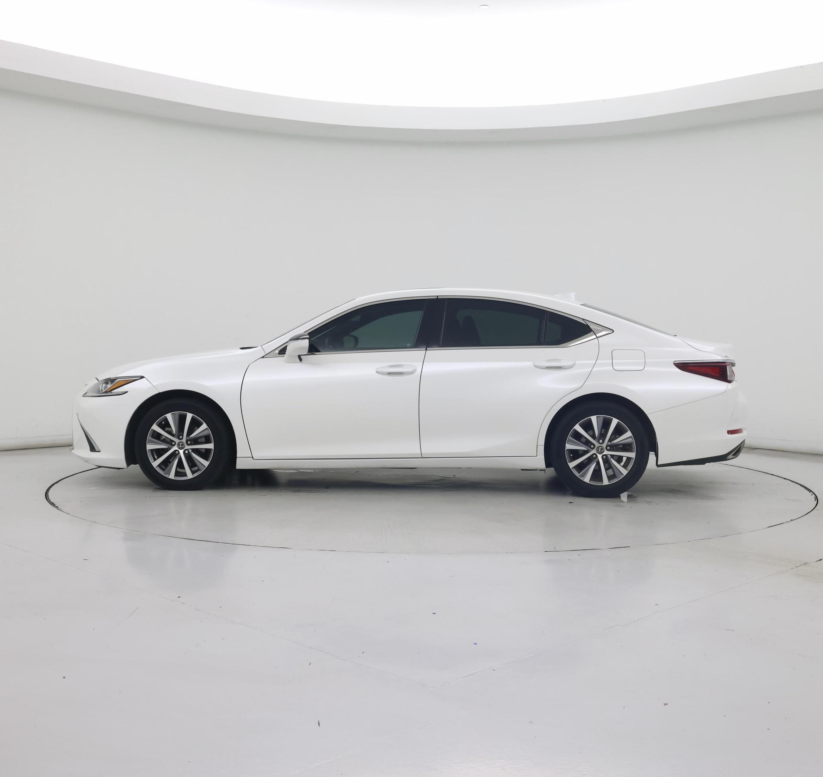 Thumbnail: 2020 Lexus ES - 3