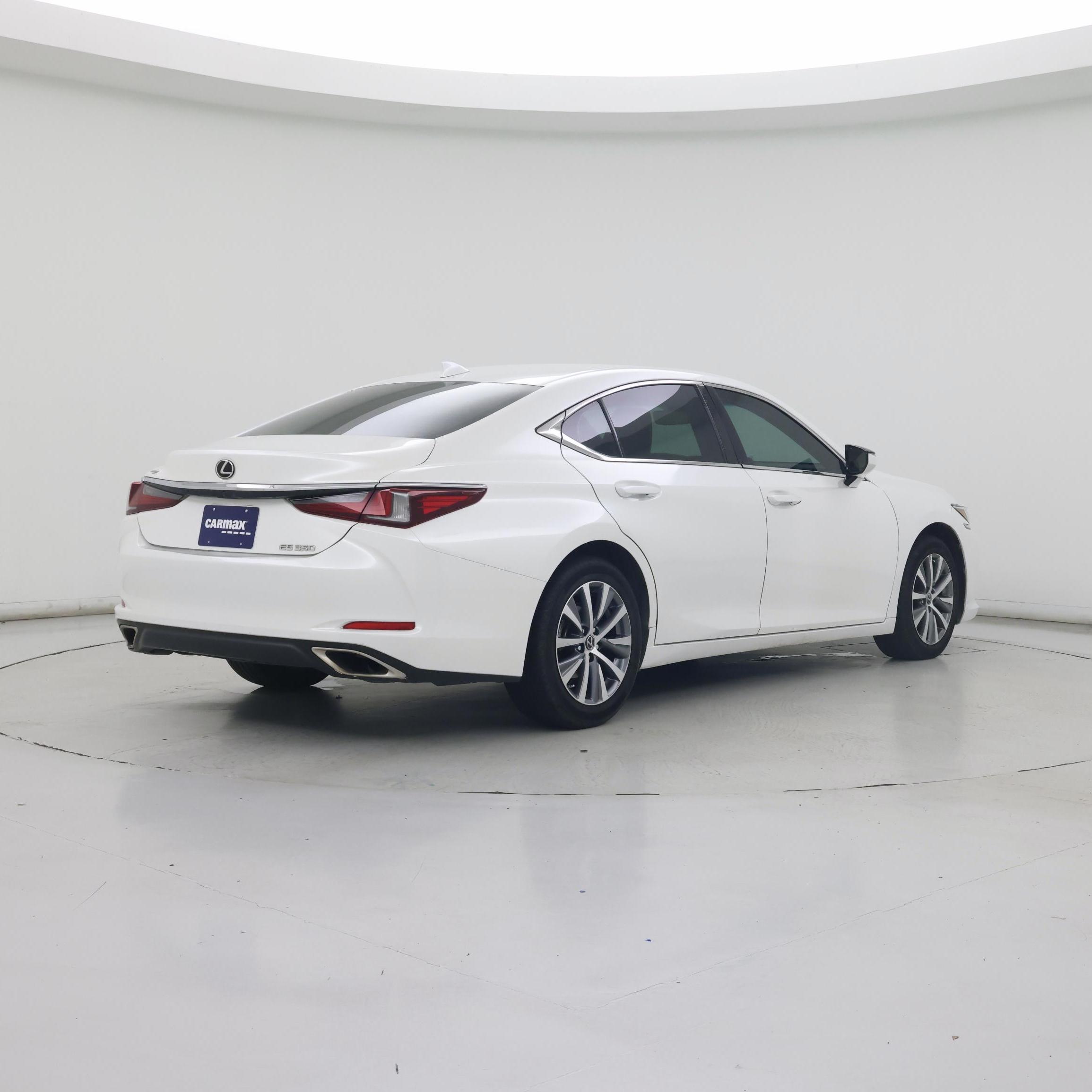 Thumbnail: 2020 Lexus ES - 8