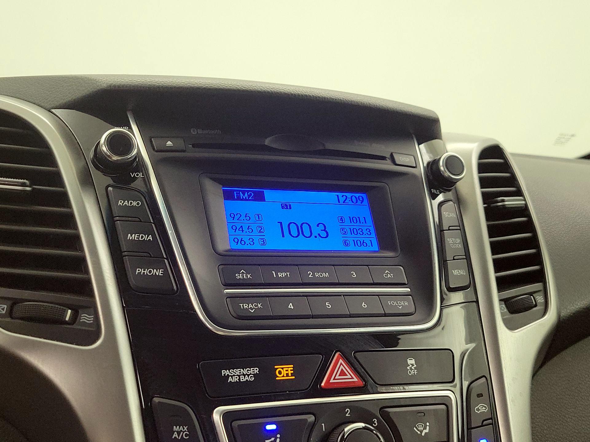 Thumbnail: 2016 Hyundai Elantra - 14