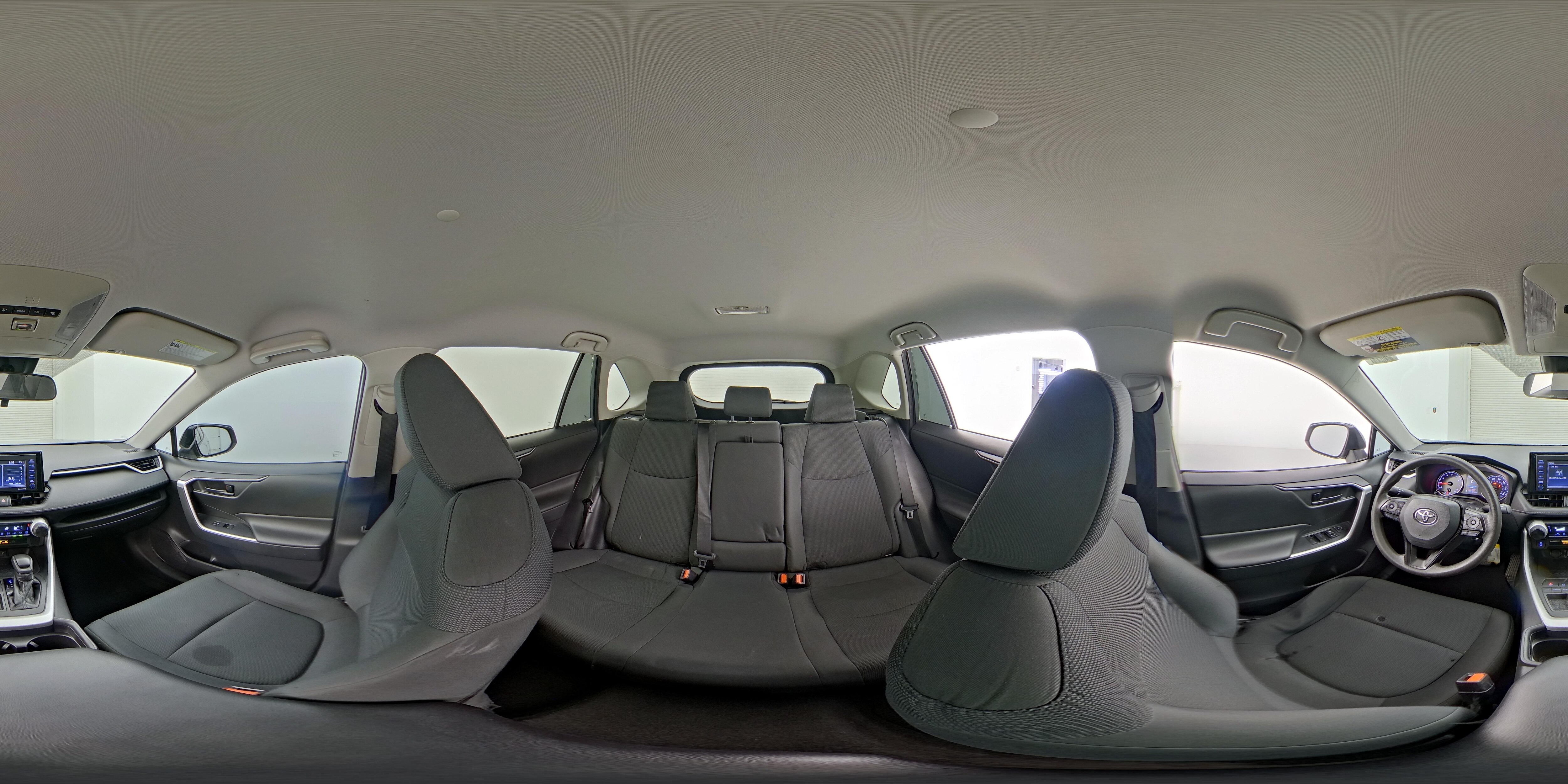 2021 Toyota RAV4 LE - Photo 24