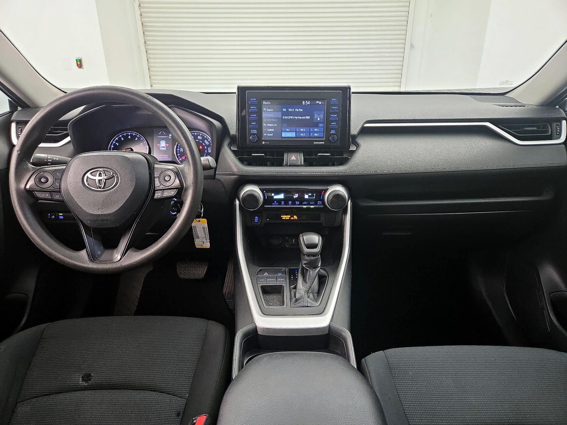 Thumbnail: 2021 Toyota RAV4 - 9