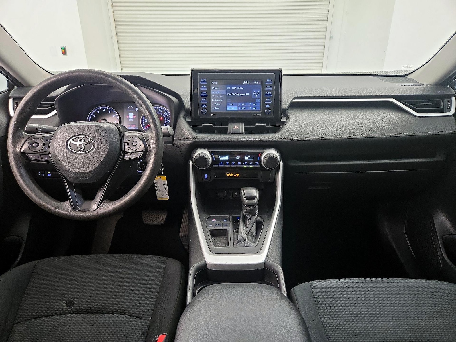 2021 Toyota RAV4 LE - Photo 10
