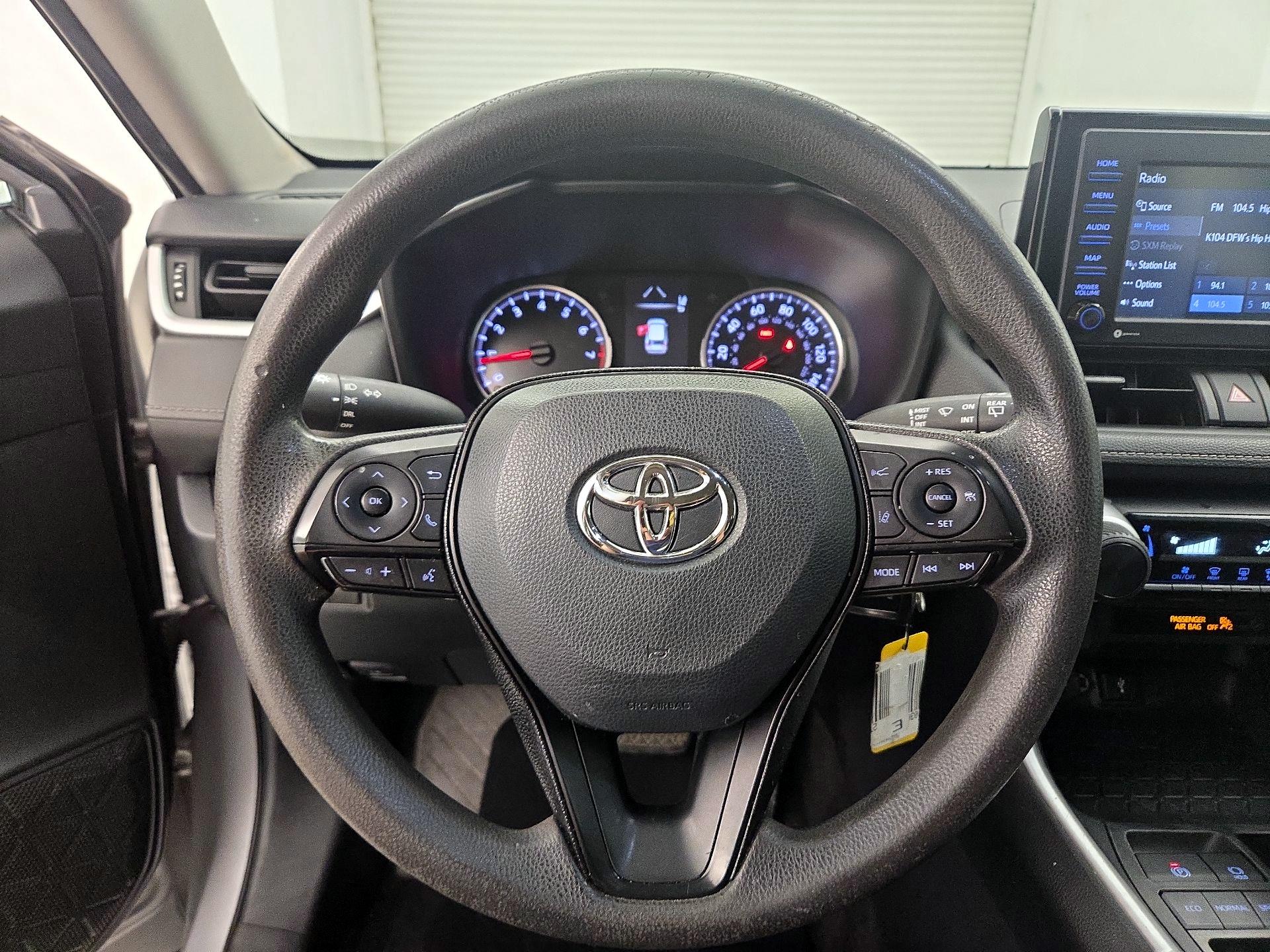 Thumbnail: 2021 Toyota RAV4 - 10