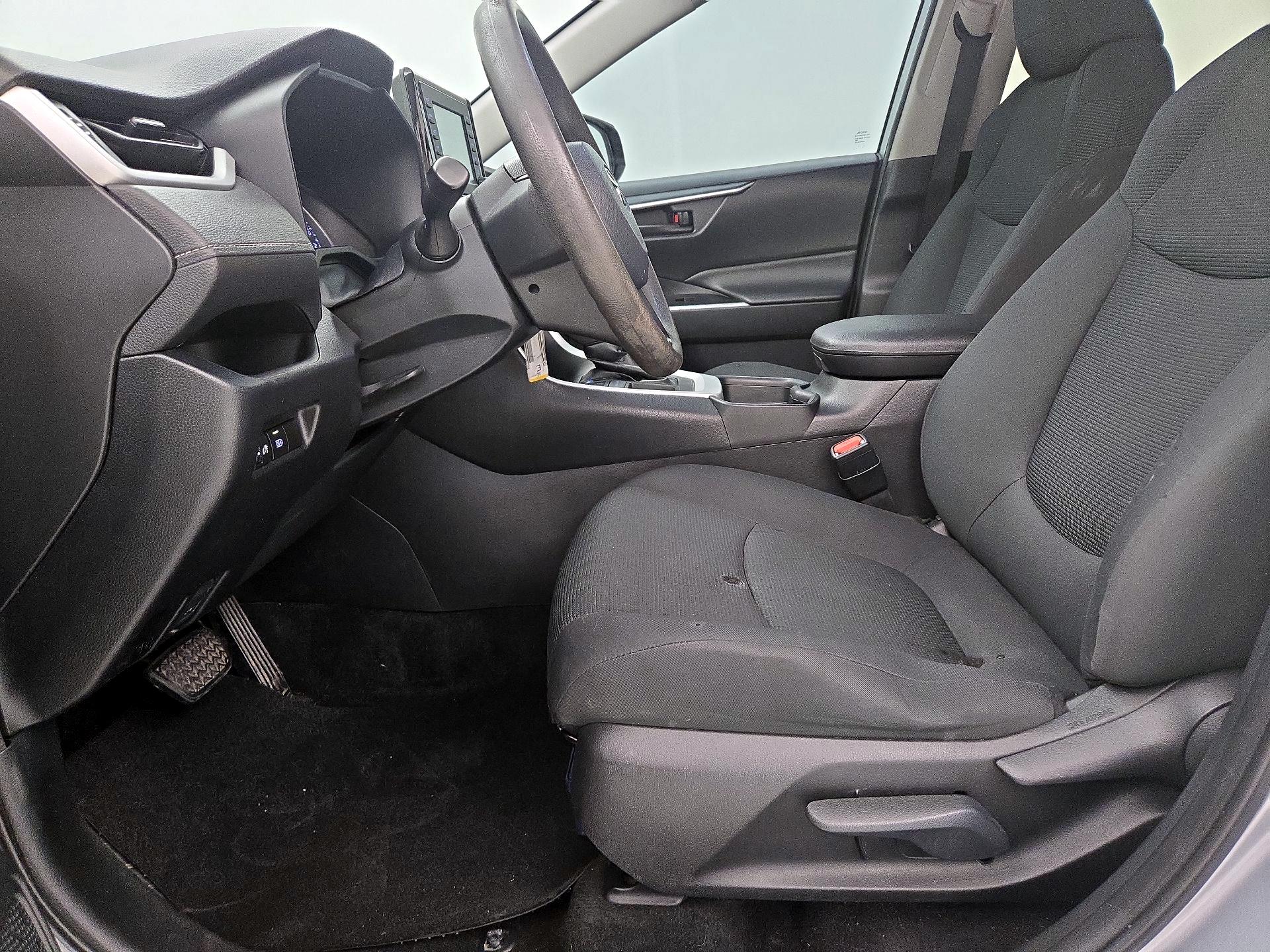 Thumbnail: 2021 Toyota RAV4 - 11
