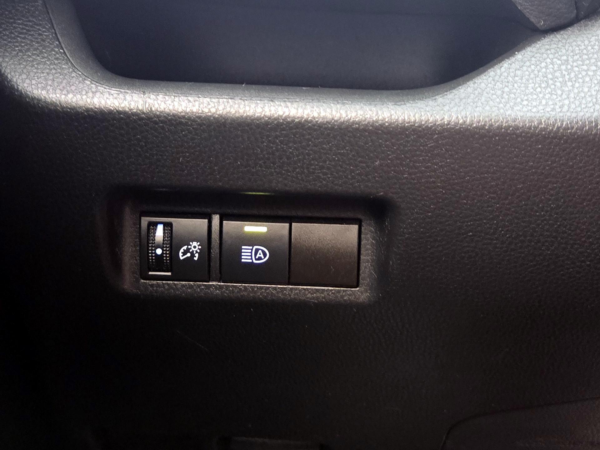 Thumbnail: 2021 Toyota RAV4 - 13