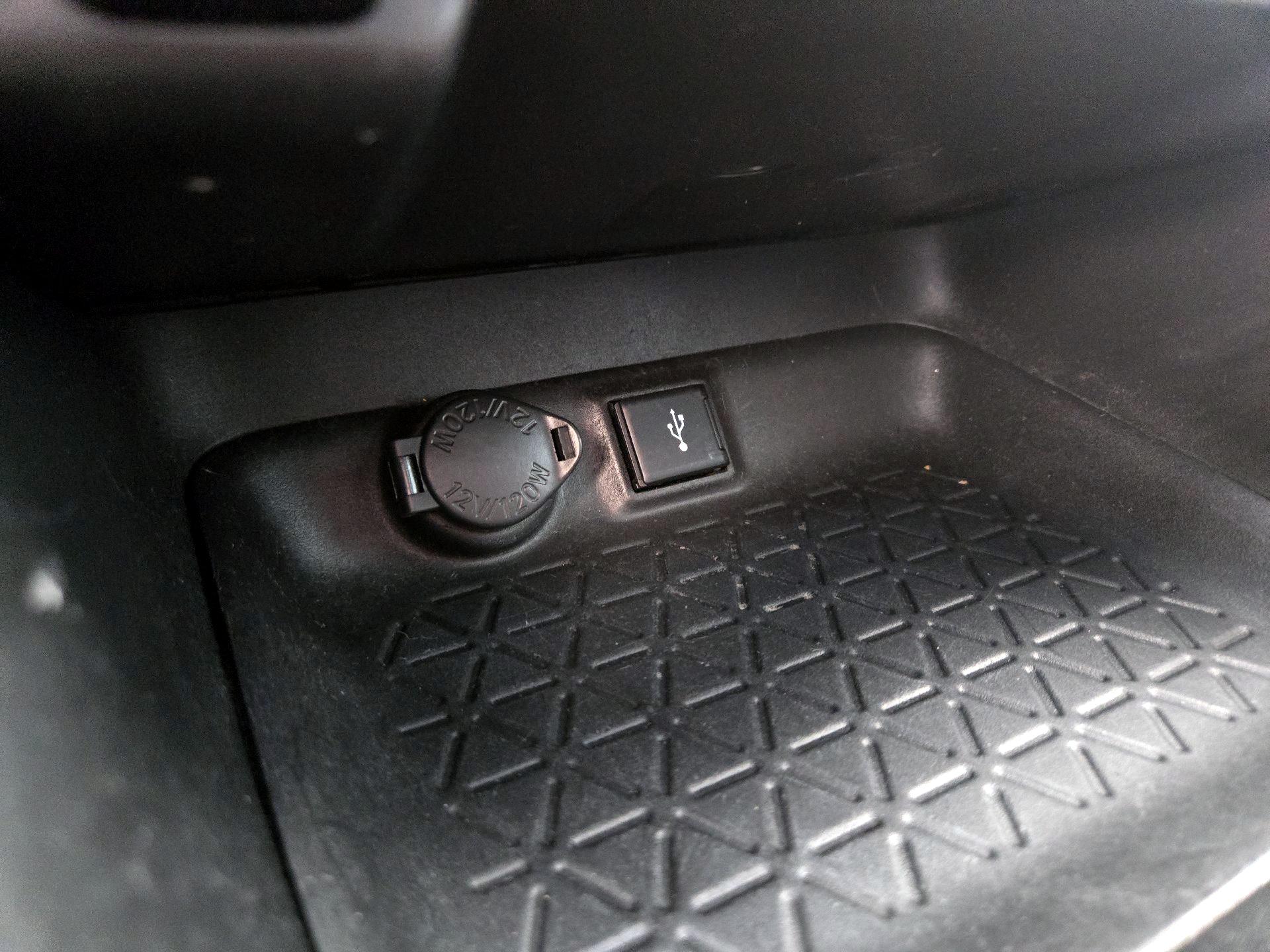 Thumbnail: 2021 Toyota RAV4 - 18