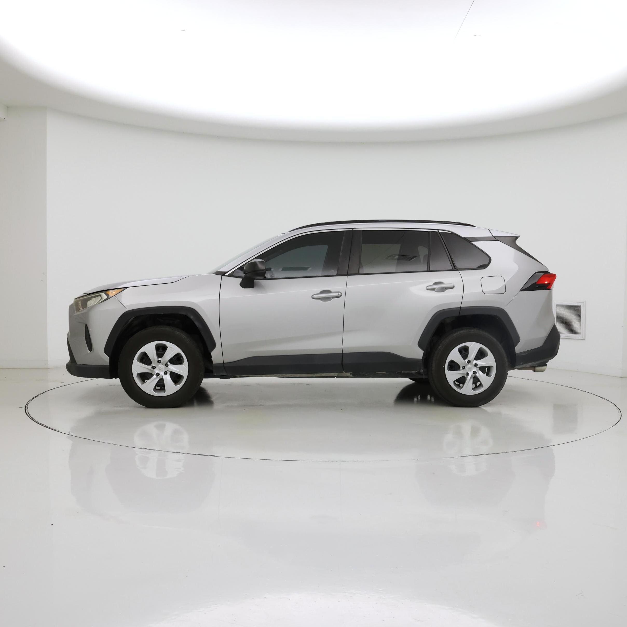 Thumbnail: 2021 Toyota RAV4 - 3