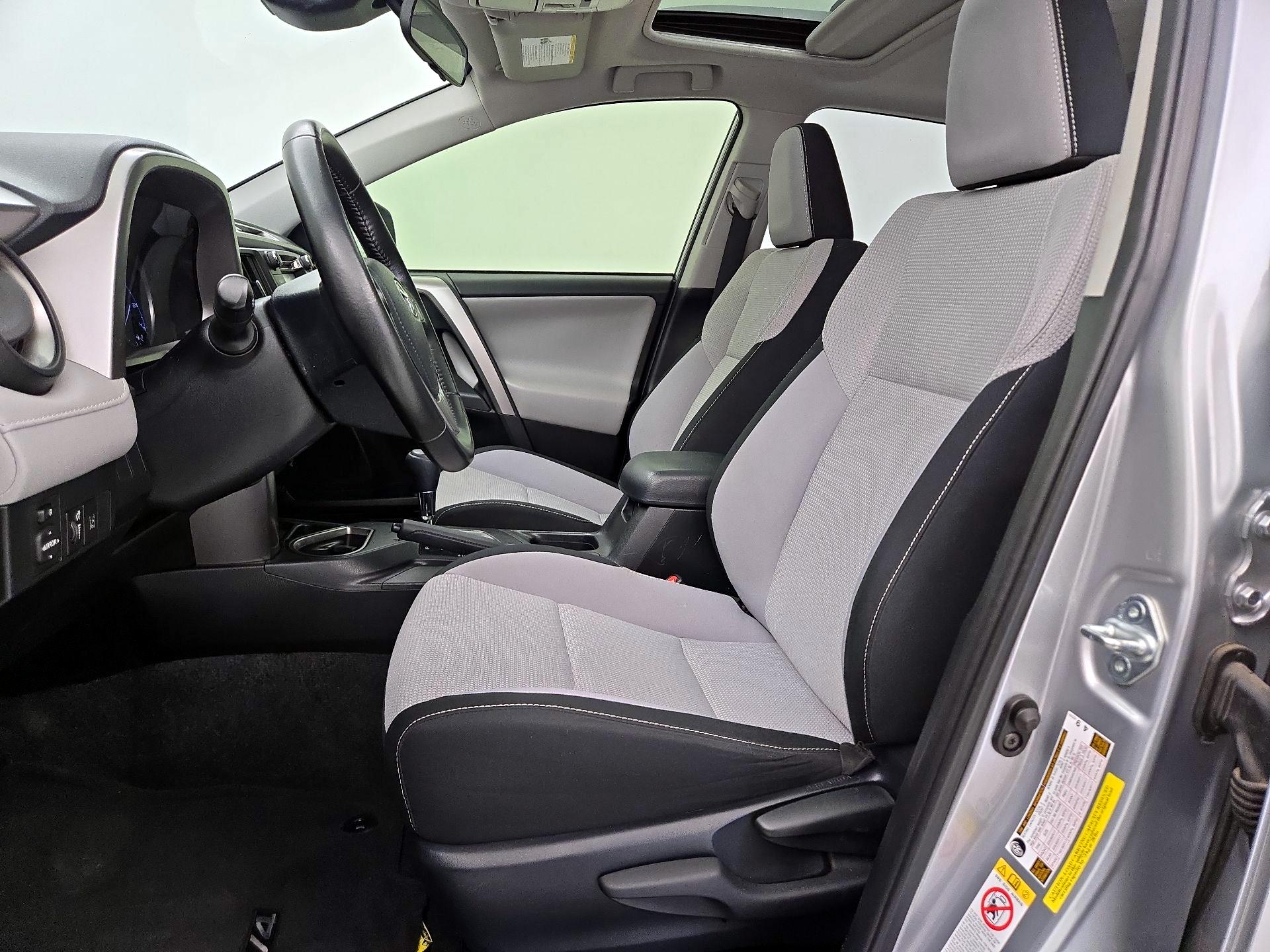 Thumbnail: 2018 Toyota RAV4 - 11