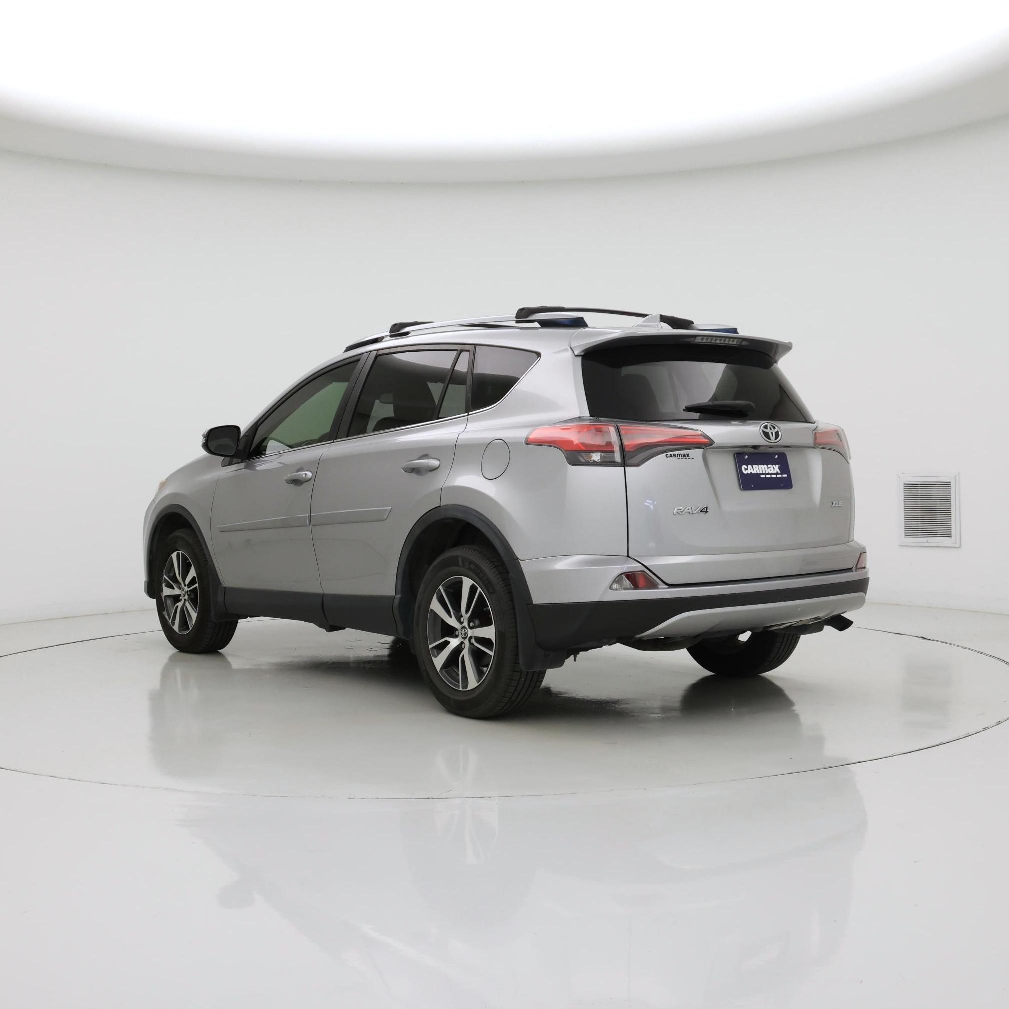 Thumbnail: 2018 Toyota RAV4 - 2