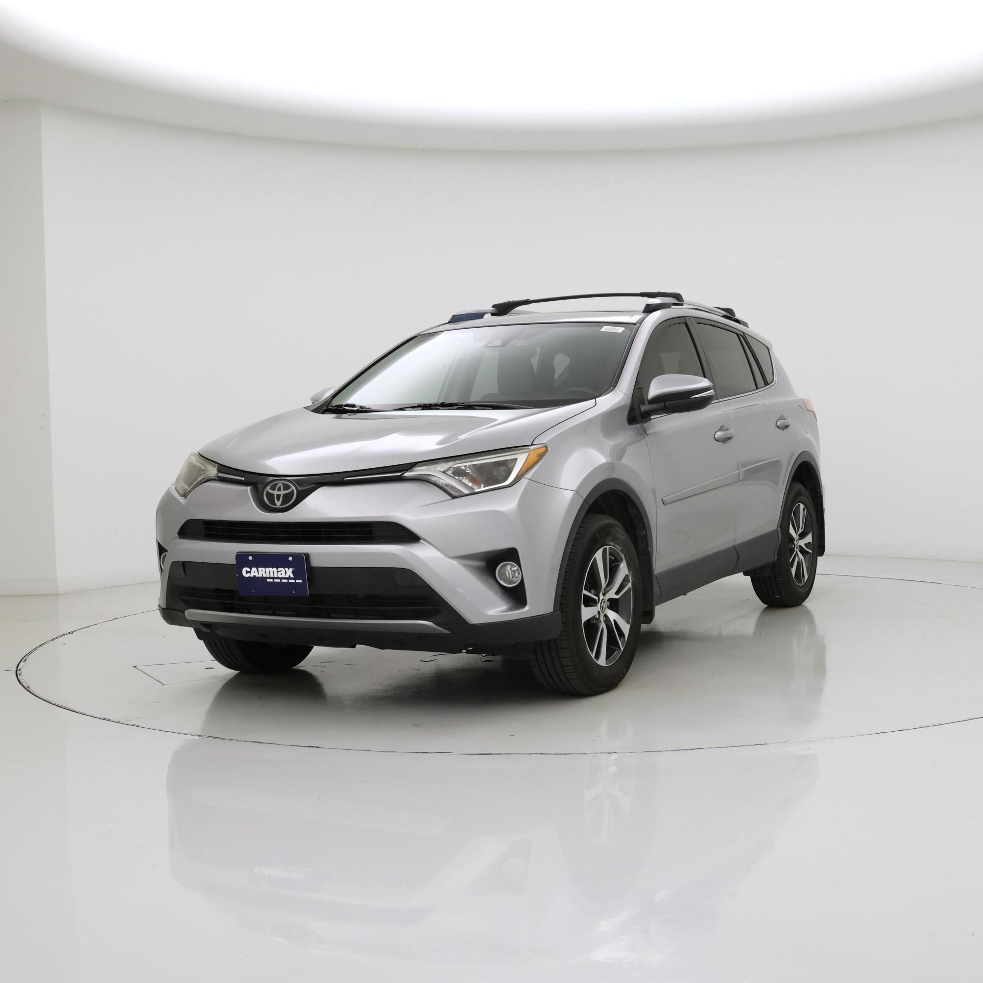 Thumbnail: 2018 Toyota RAV4 - 4