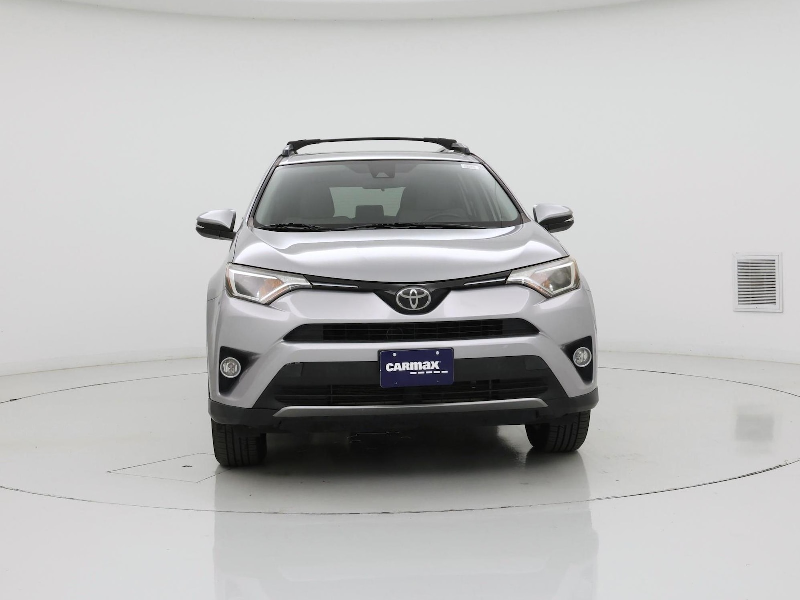 2018 Toyota RAV4 XLE - Photo 6