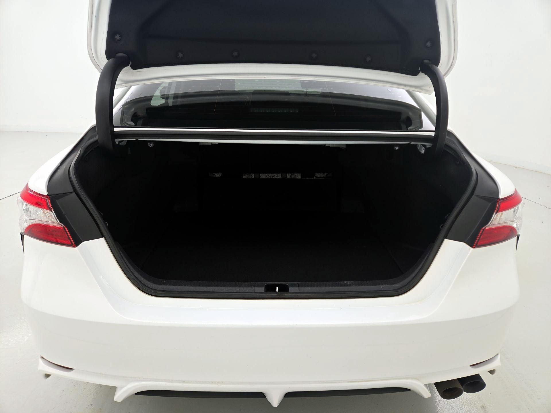 Thumbnail: 2020 Toyota Camry - 20