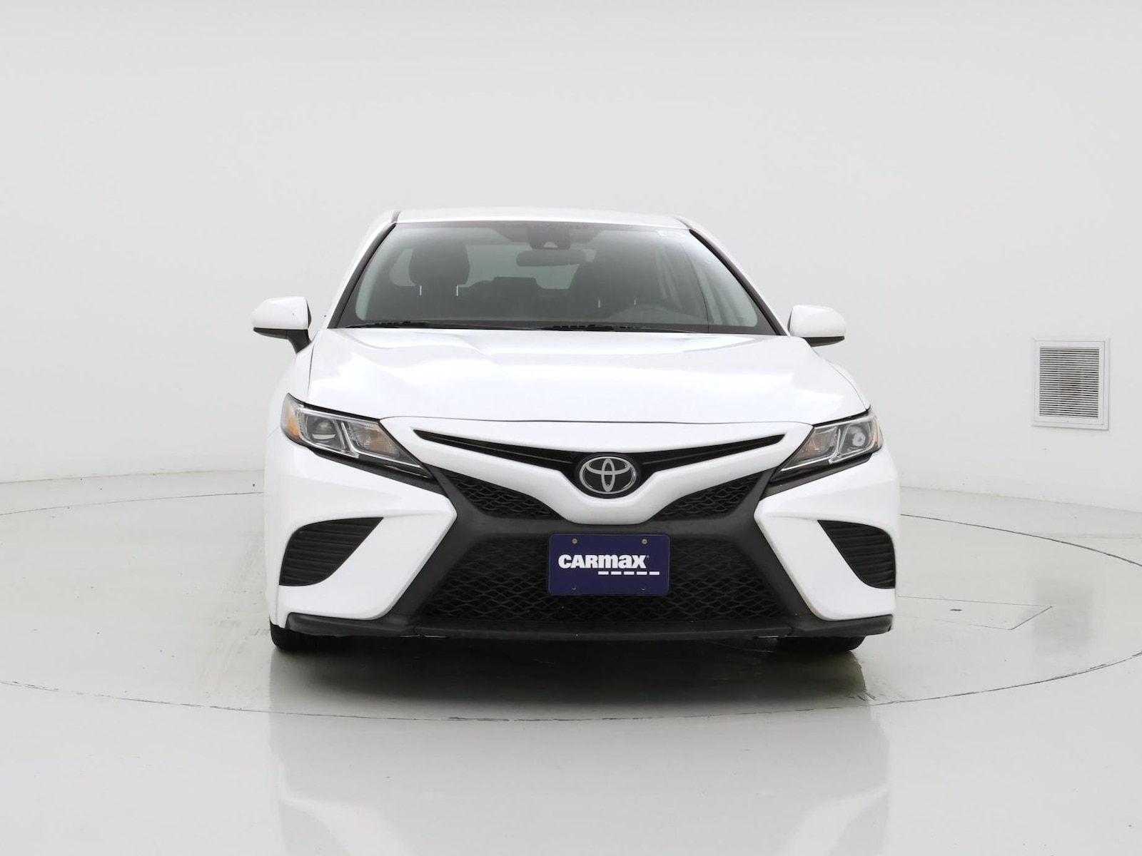2020 Toyota Camry SE - Photo 6