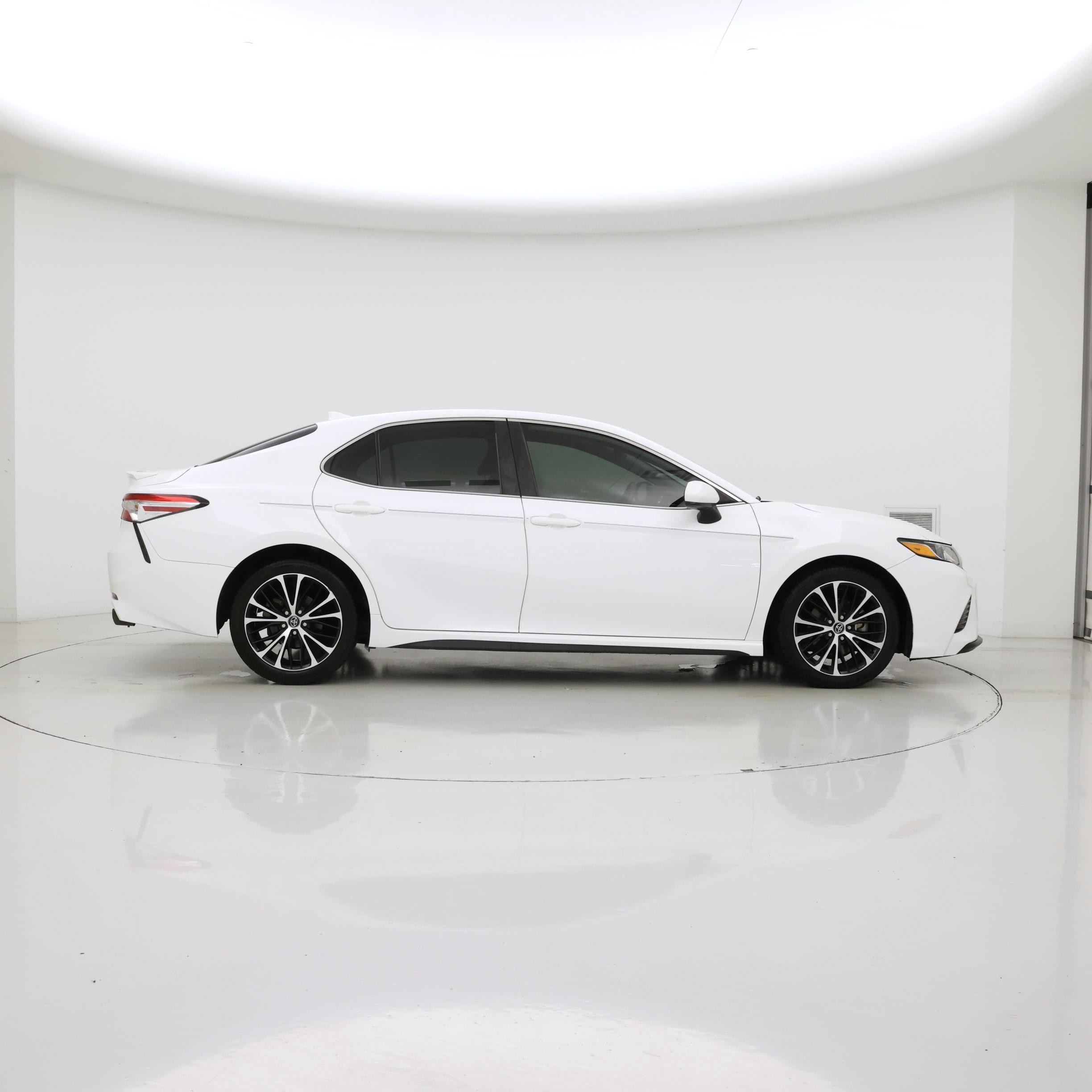 Thumbnail: 2020 Toyota Camry - 7