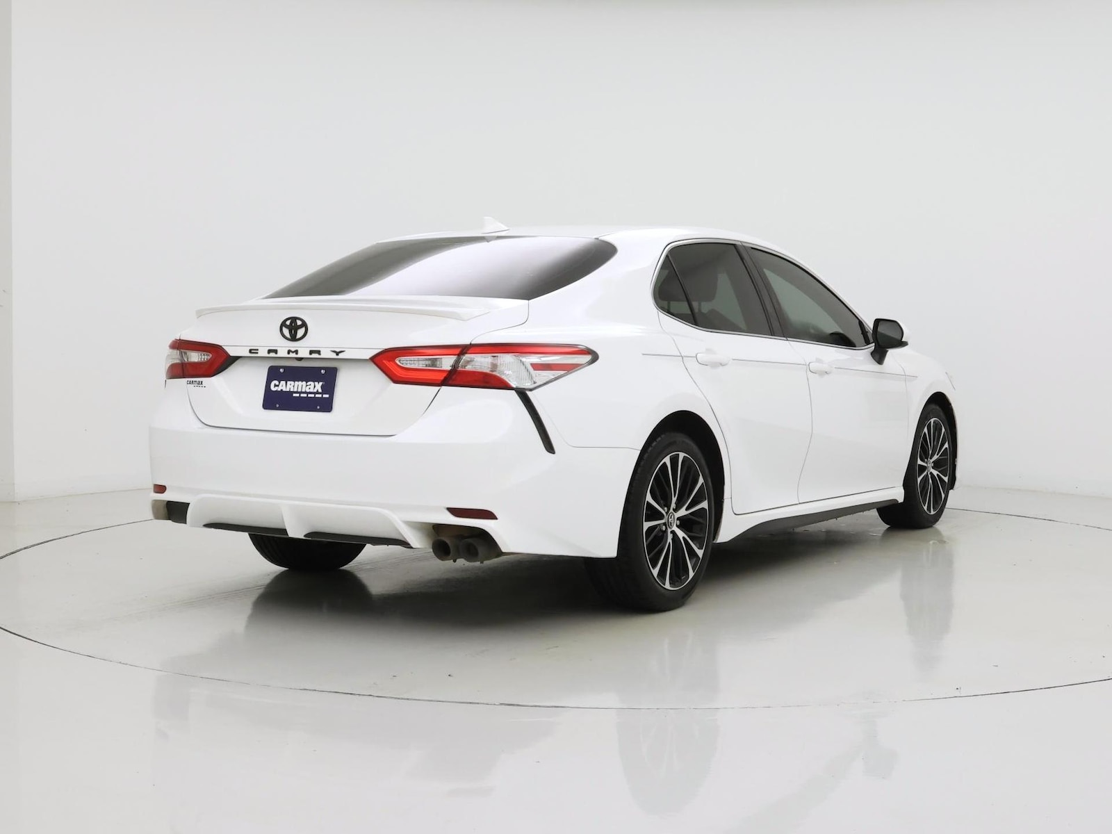2020 Toyota Camry SE - Photo 9
