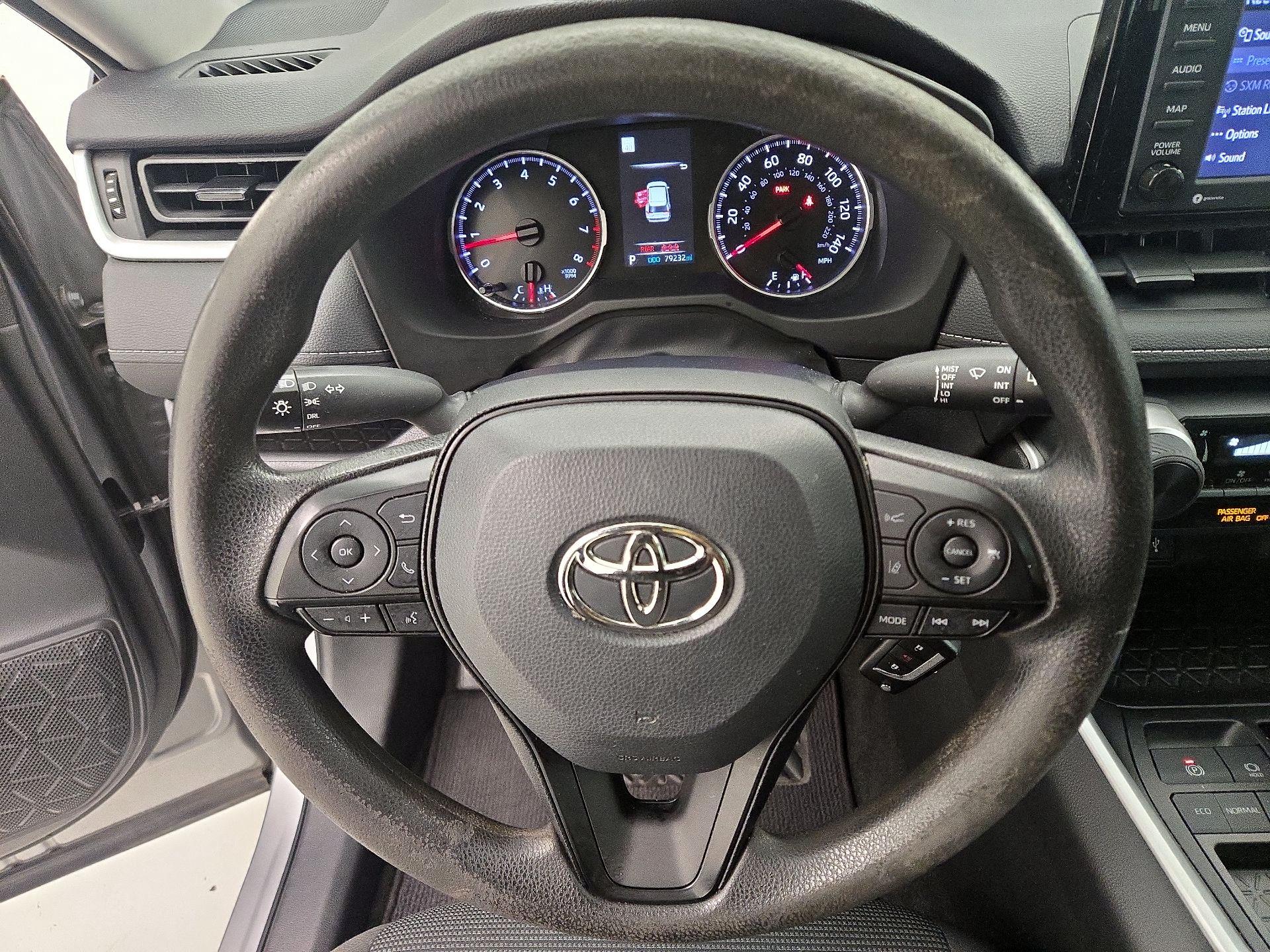 Thumbnail: 2022 Toyota RAV4 - 10