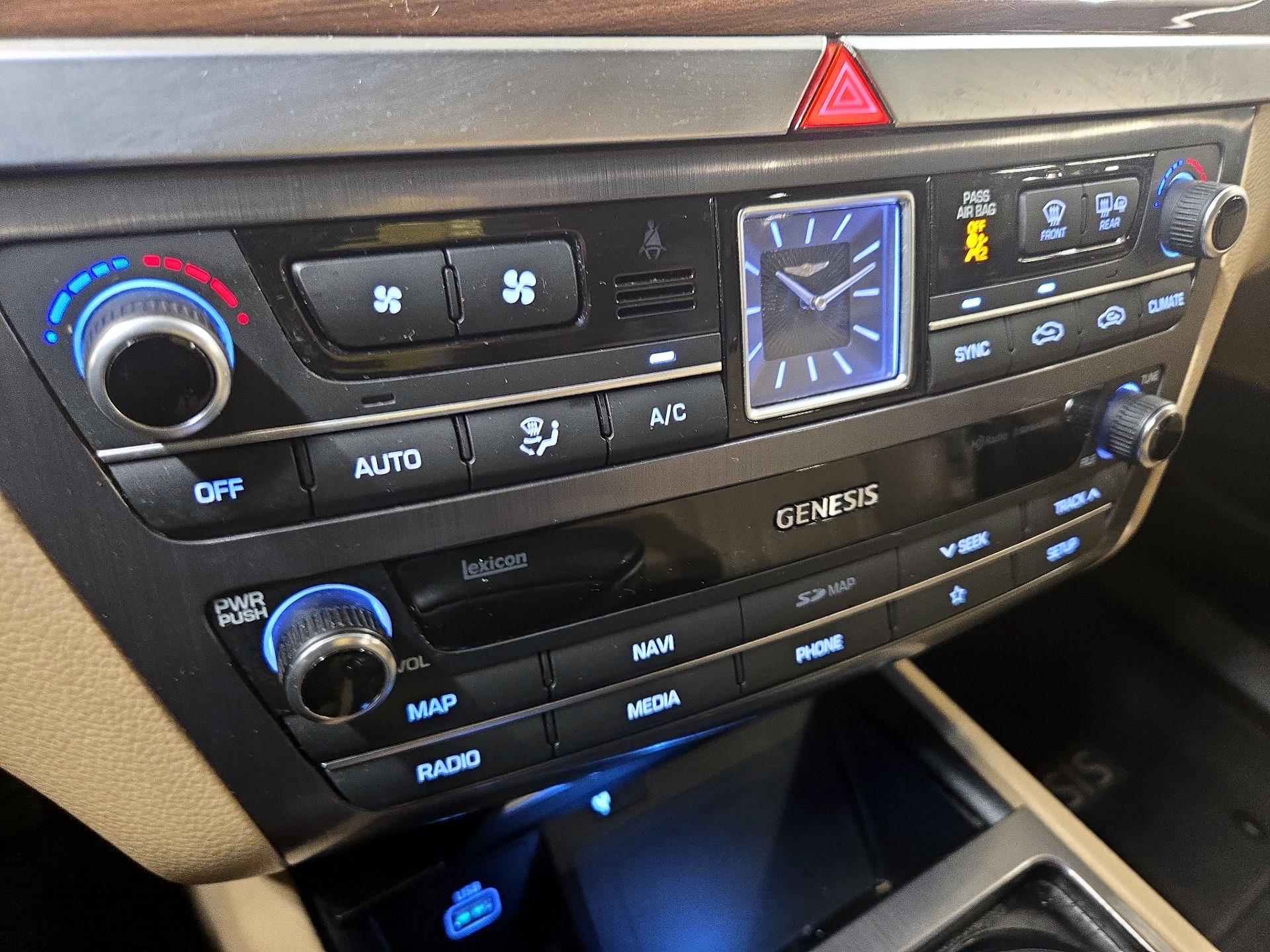 Thumbnail: 2020 Genesis G80 - 16