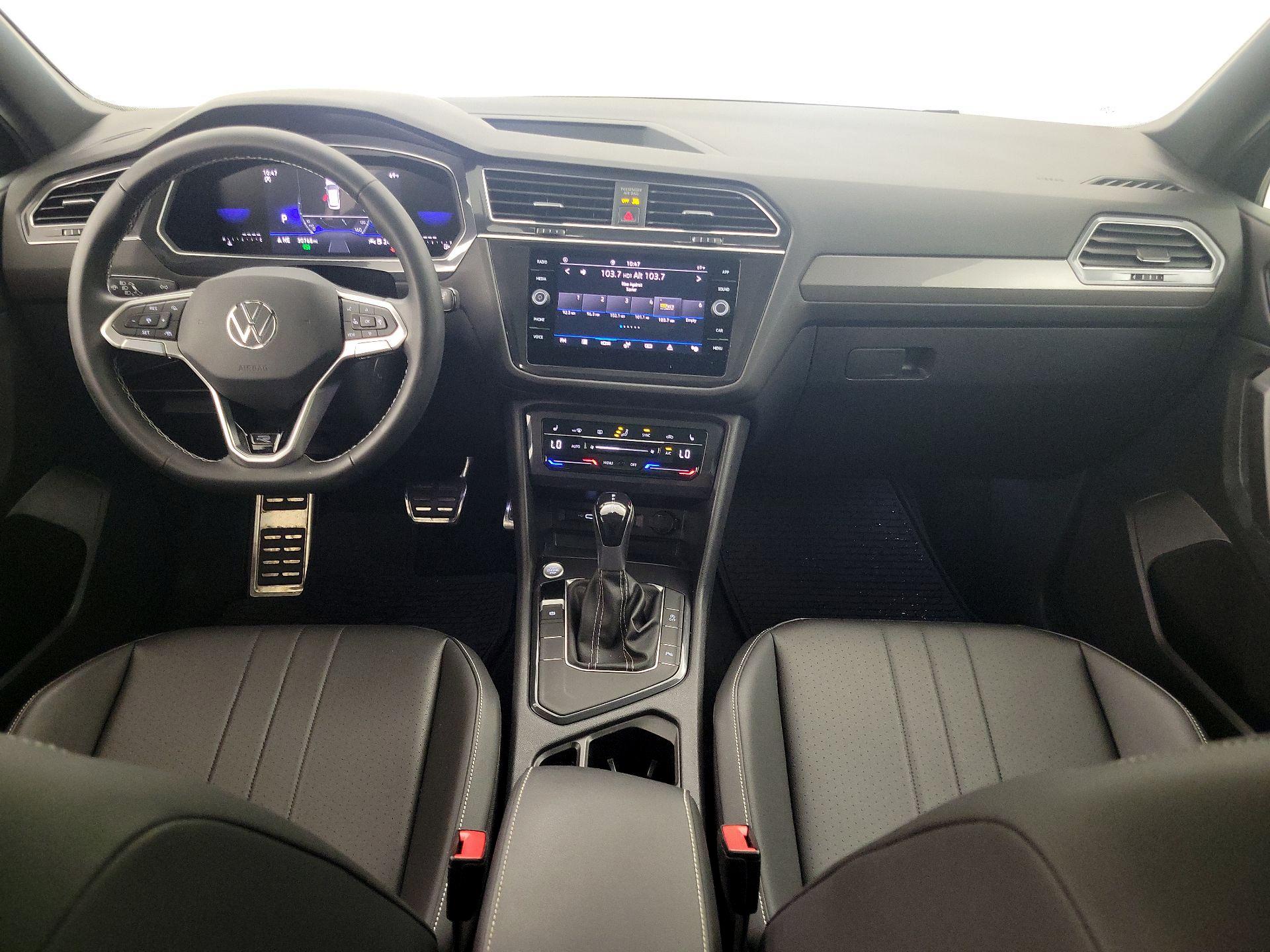 Thumbnail: 2023 Volkswagen Tiguan - 9