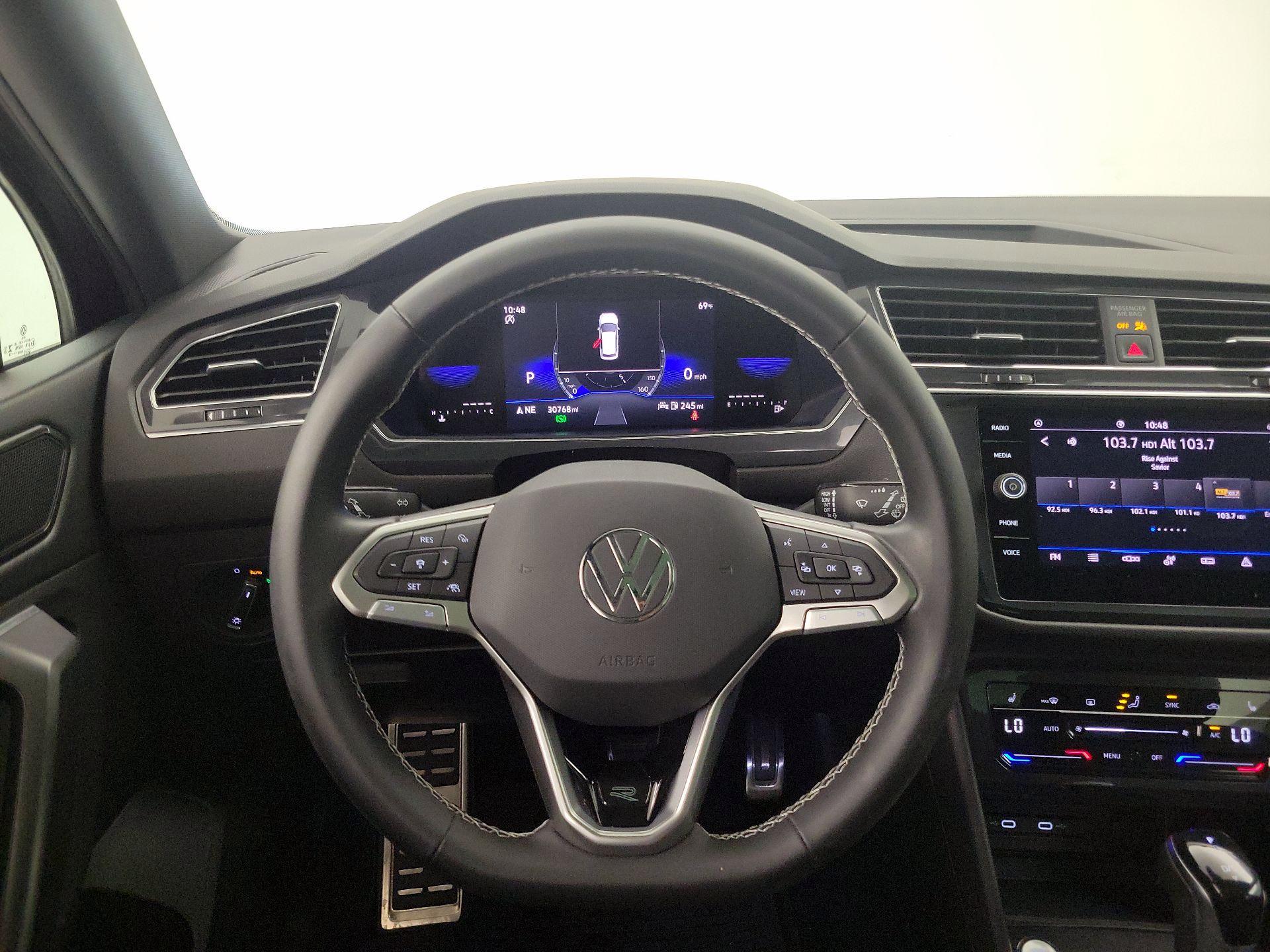 Thumbnail: 2023 Volkswagen Tiguan - 10