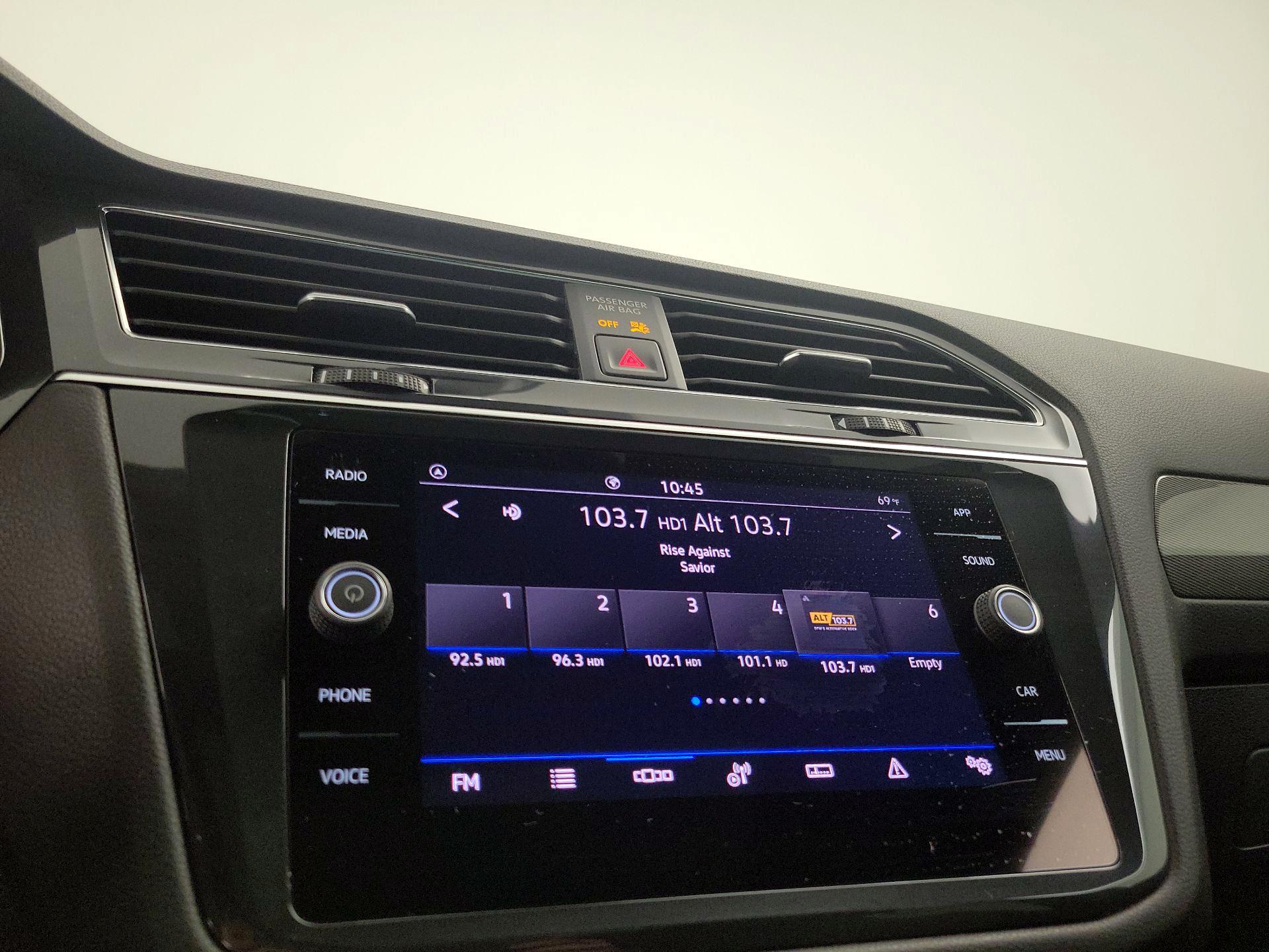 Thumbnail: 2023 Volkswagen Tiguan - 15