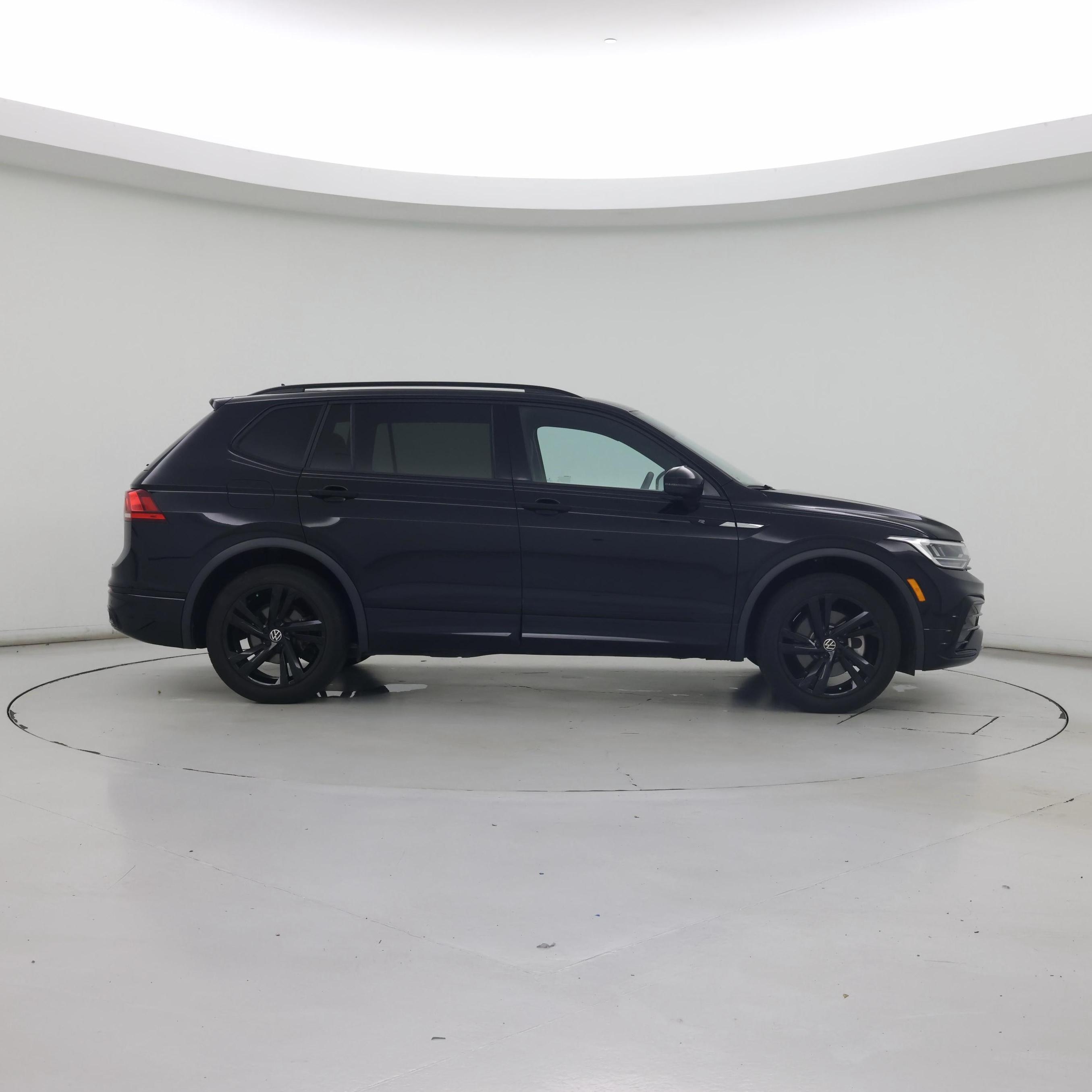 Thumbnail: 2023 Volkswagen Tiguan - 7