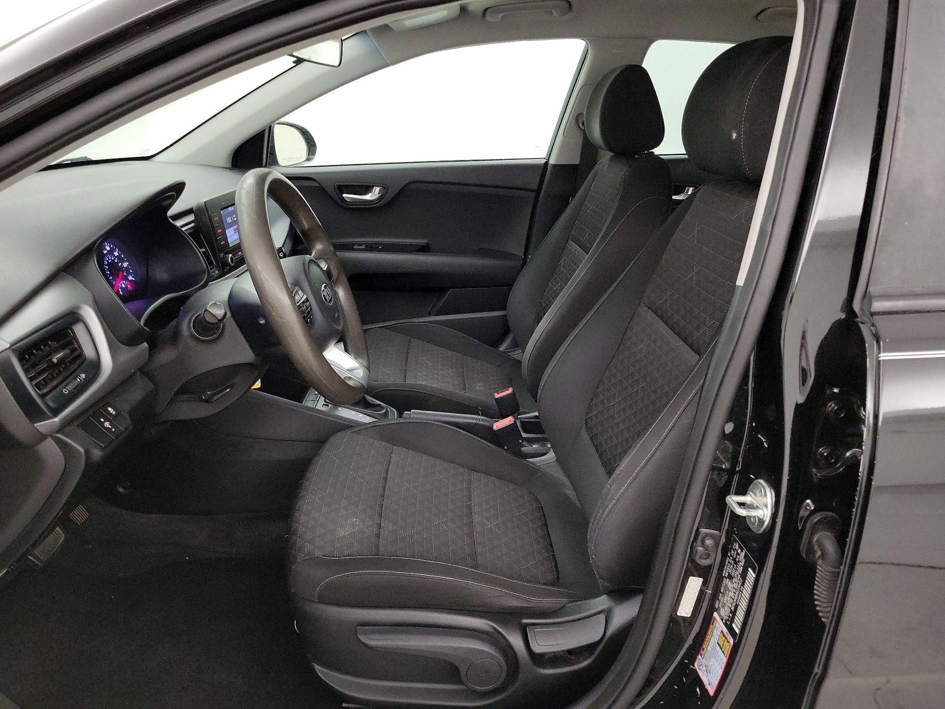 Thumbnail: 2019 Kia Rio - 11