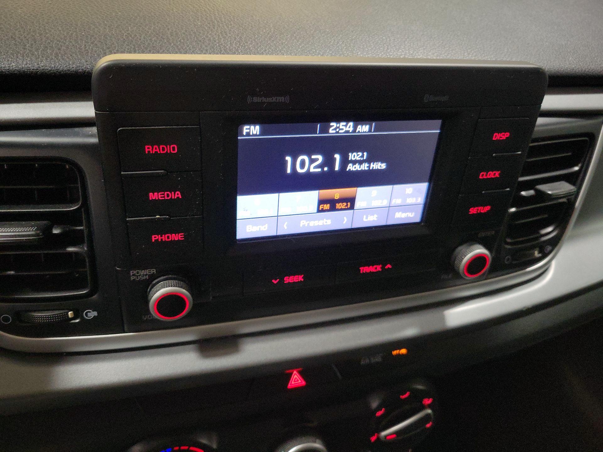 Thumbnail: 2019 Kia Rio - 15